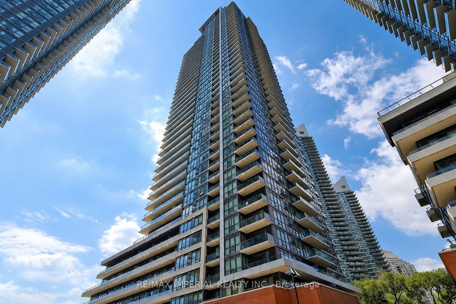 2212 Lake Shore Boulevard W 3001, Toronto, ON M8V 0C2