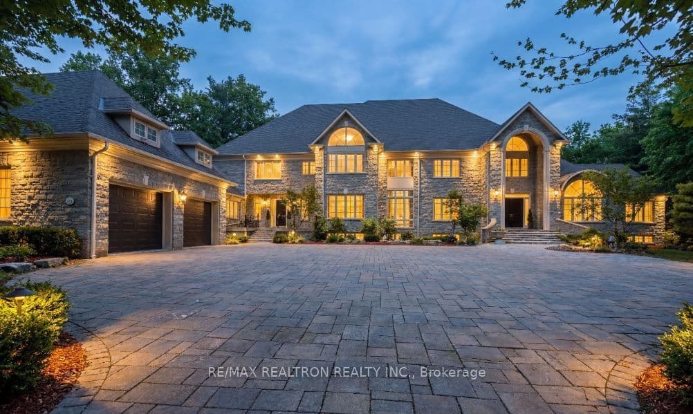 65 Offord Crescent, Aurora, ON L4G 3G8