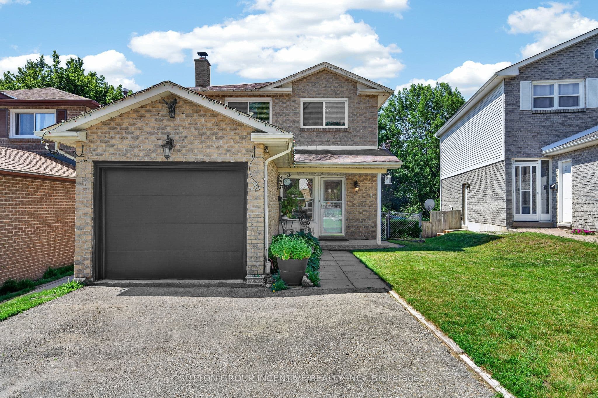 26 Fox Run, Barrie, ON L4N 5L5