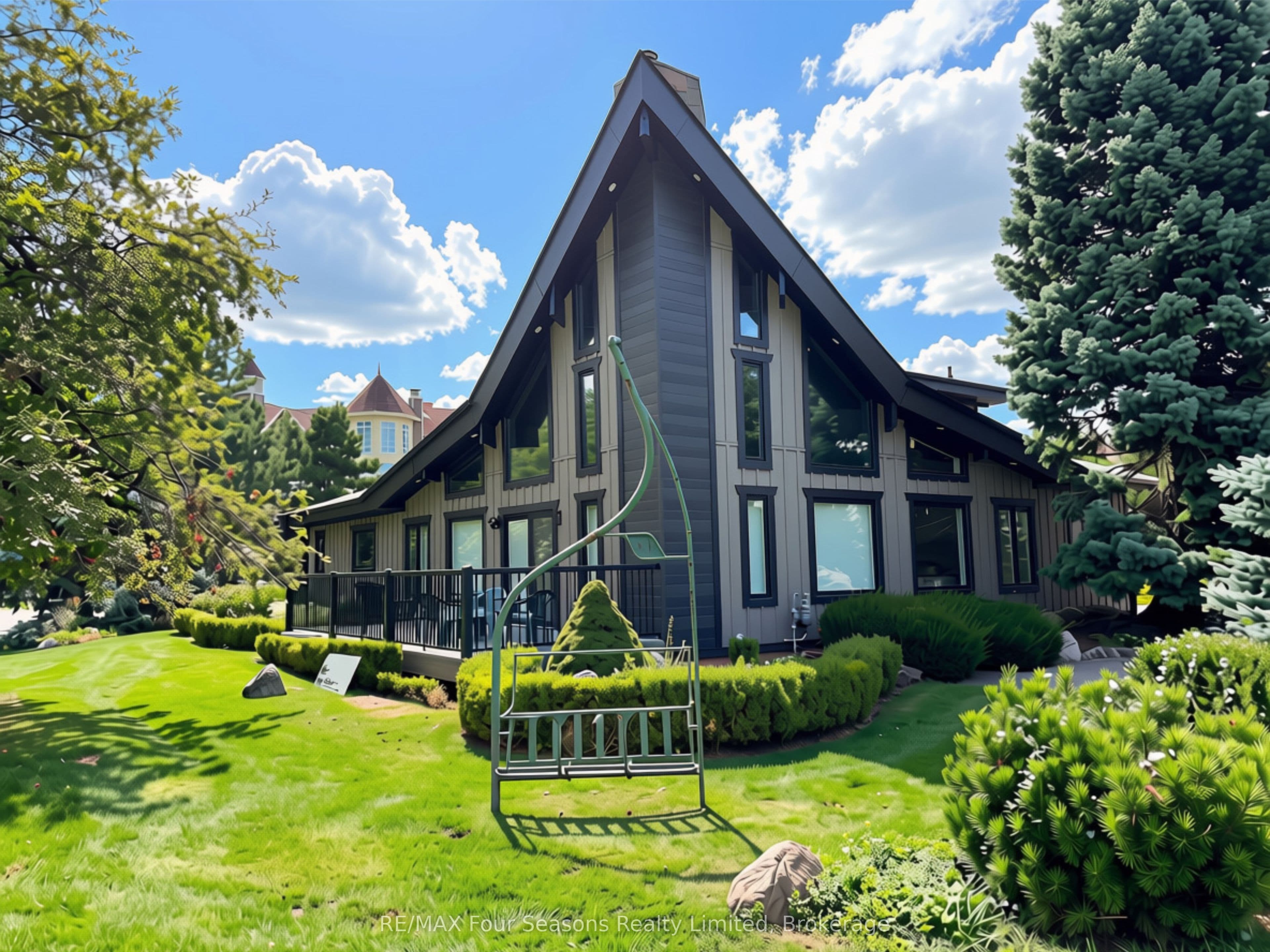 172 Carmichael Crescent, Blue Mountains, ON L9Y 0R3