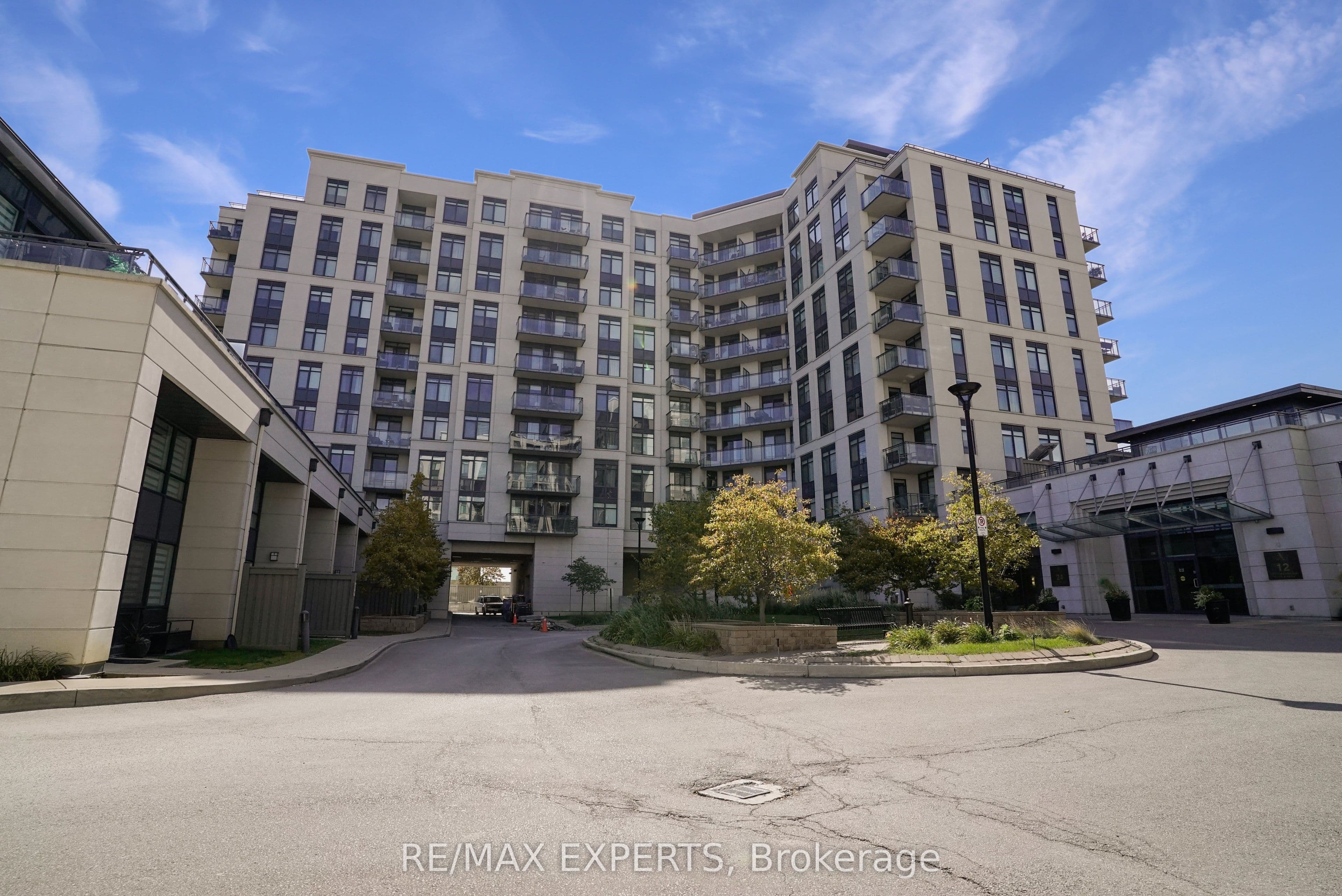 24 Woodstream Boulevard 208, Vaughan, ON L4L 8C4