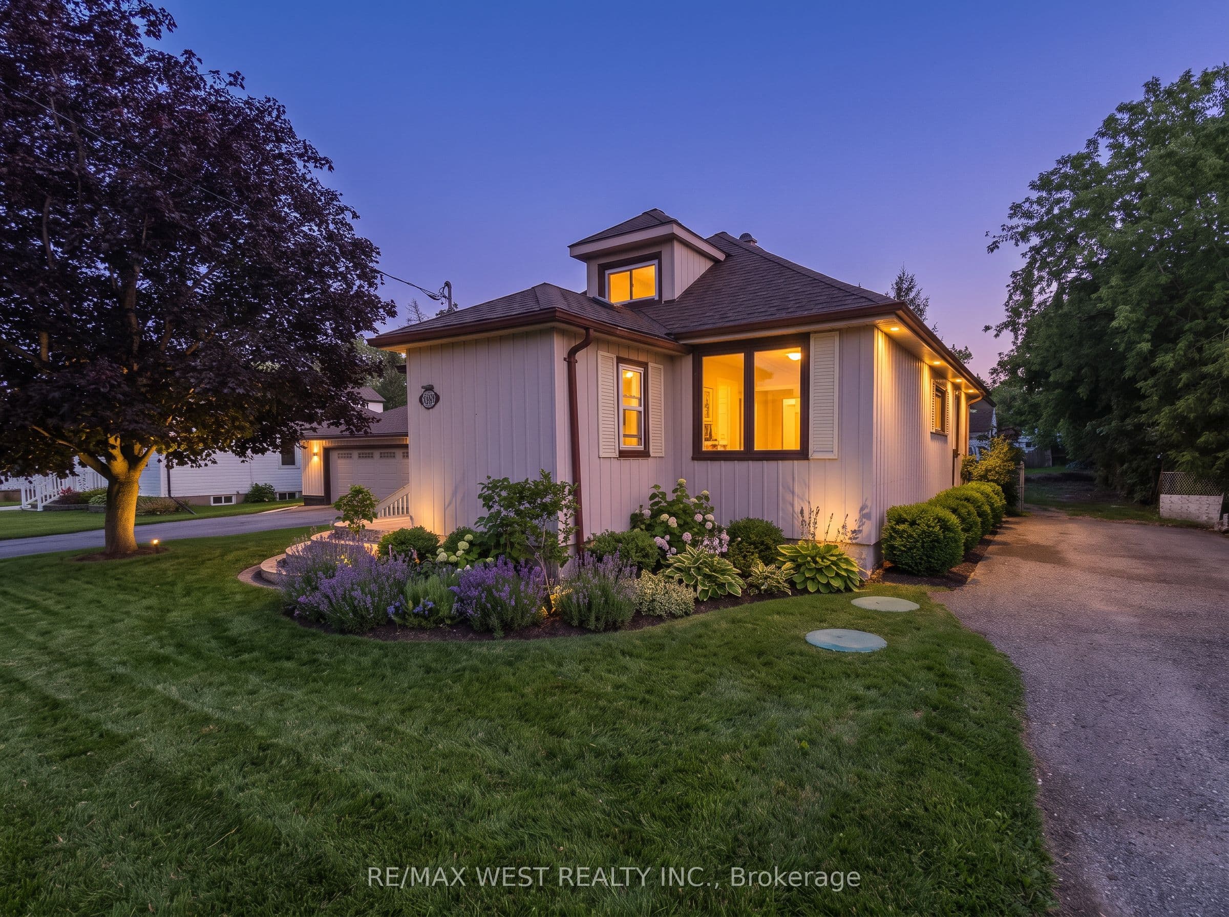 7826 Yonge Street, Innisfil, ON L9S 1L4