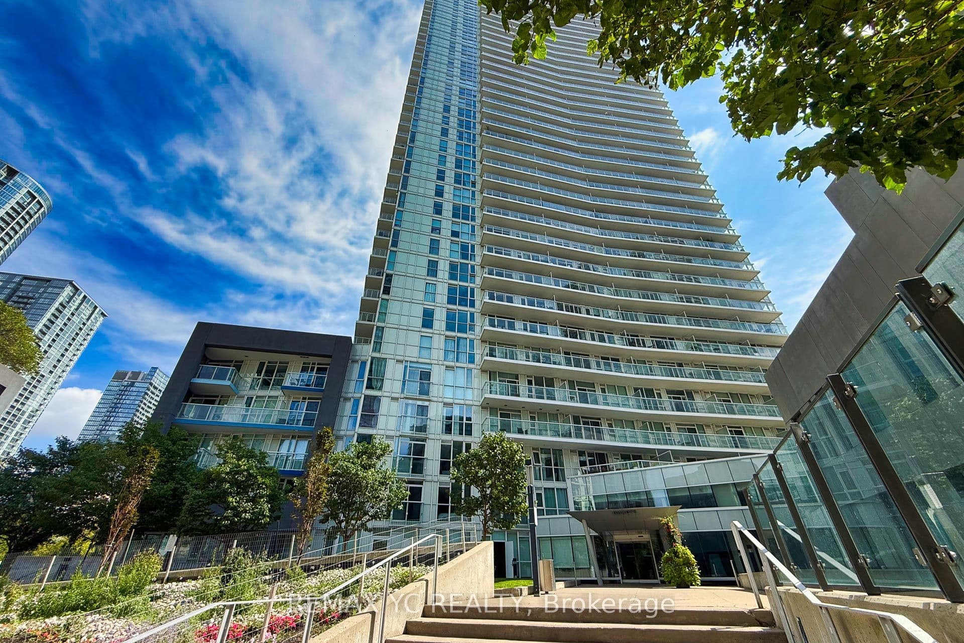 75 Queens Wharf Road 4611, Toronto, ON M5V 0J8
