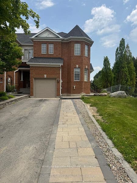 613 Osler Court, Newmarket, ON L3X 2P5