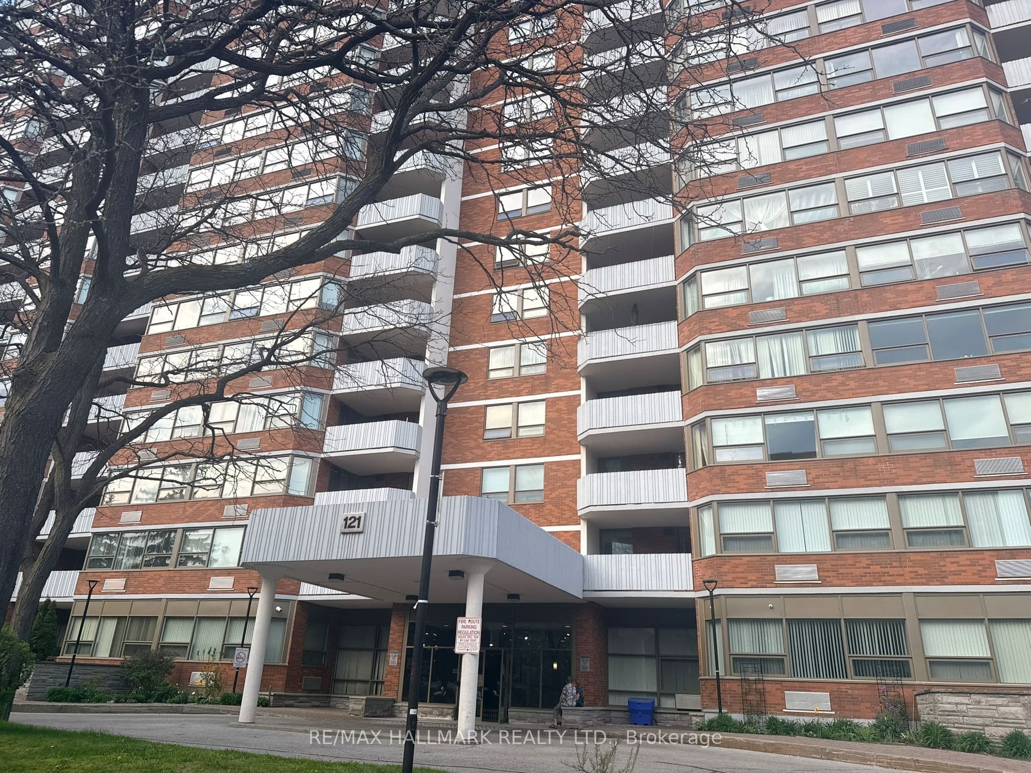 121 Ling Road 1612, Toronto, ON M1E 4Y2