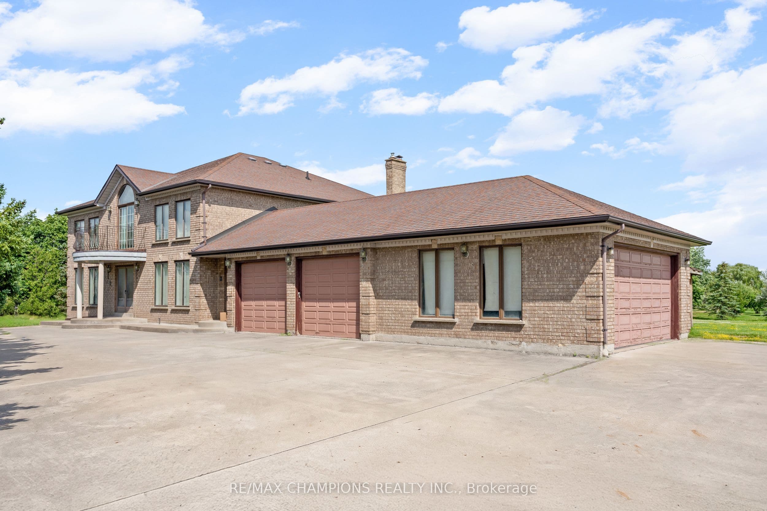 4047 Countryside Drive E, Brampton, ON L6P 0T4
