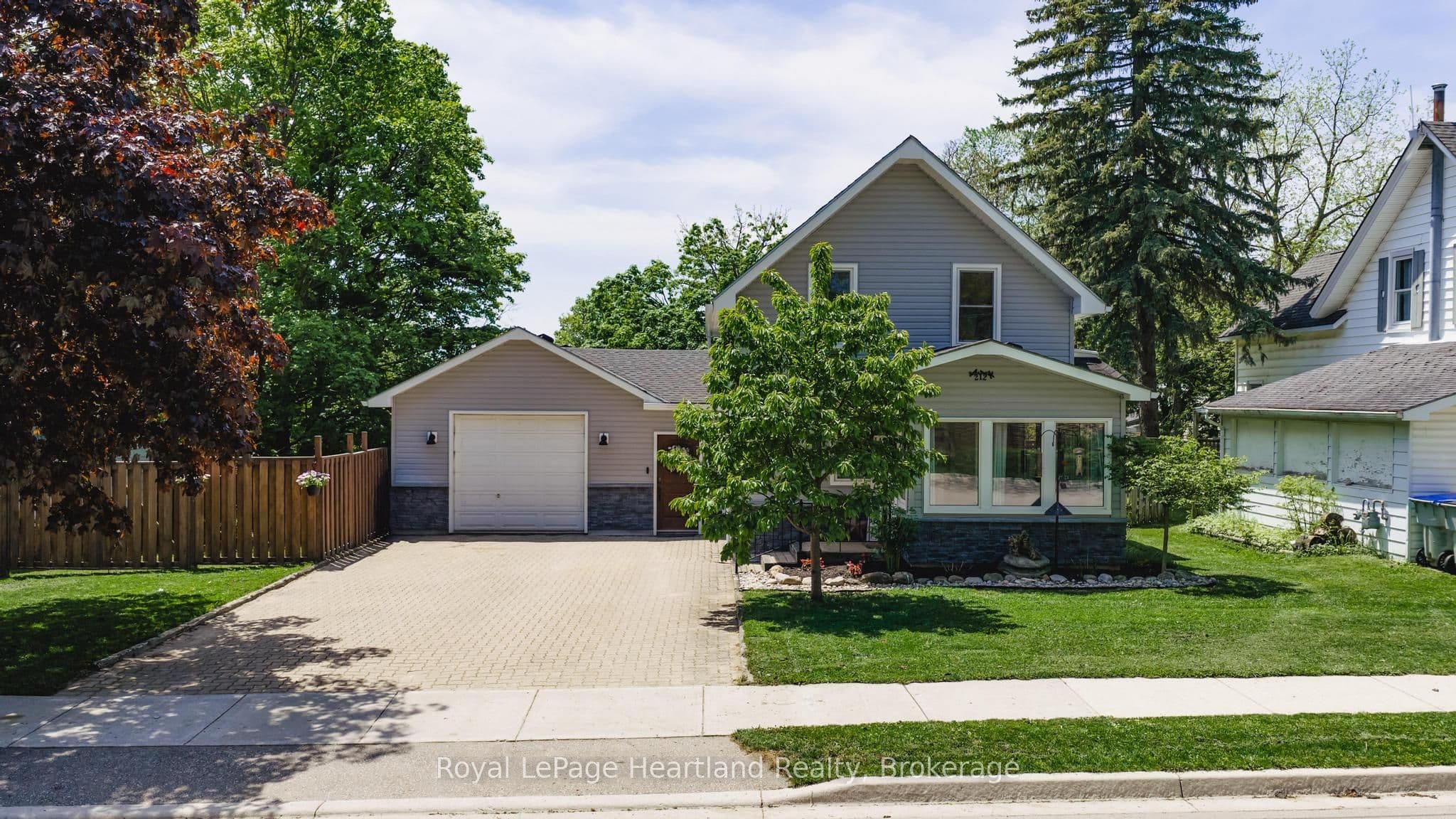 212 TOWNSEND Street, Central Huron, ON N0M 1L0