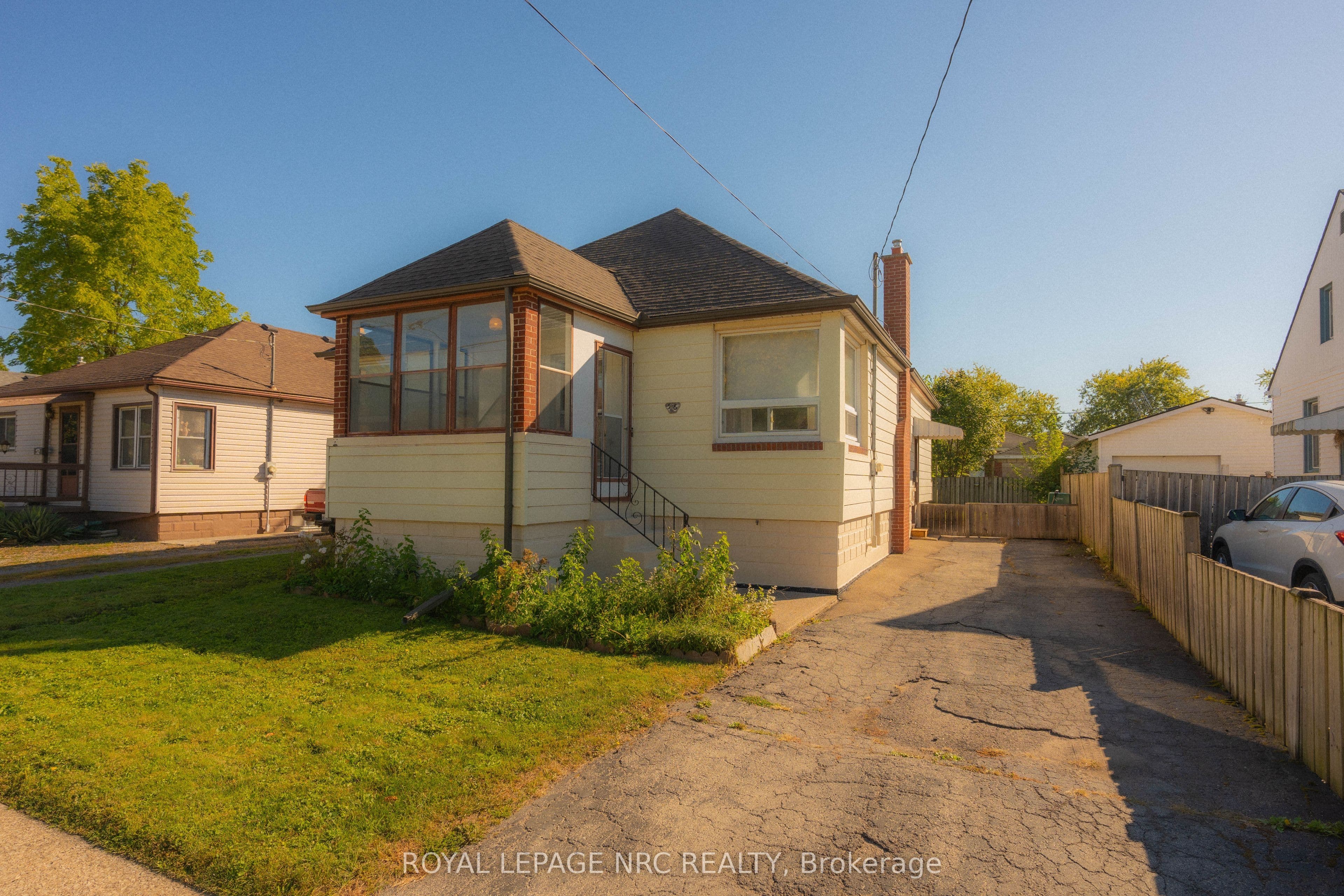 56 Lyons Avenue, Welland, ON L3B 1L7