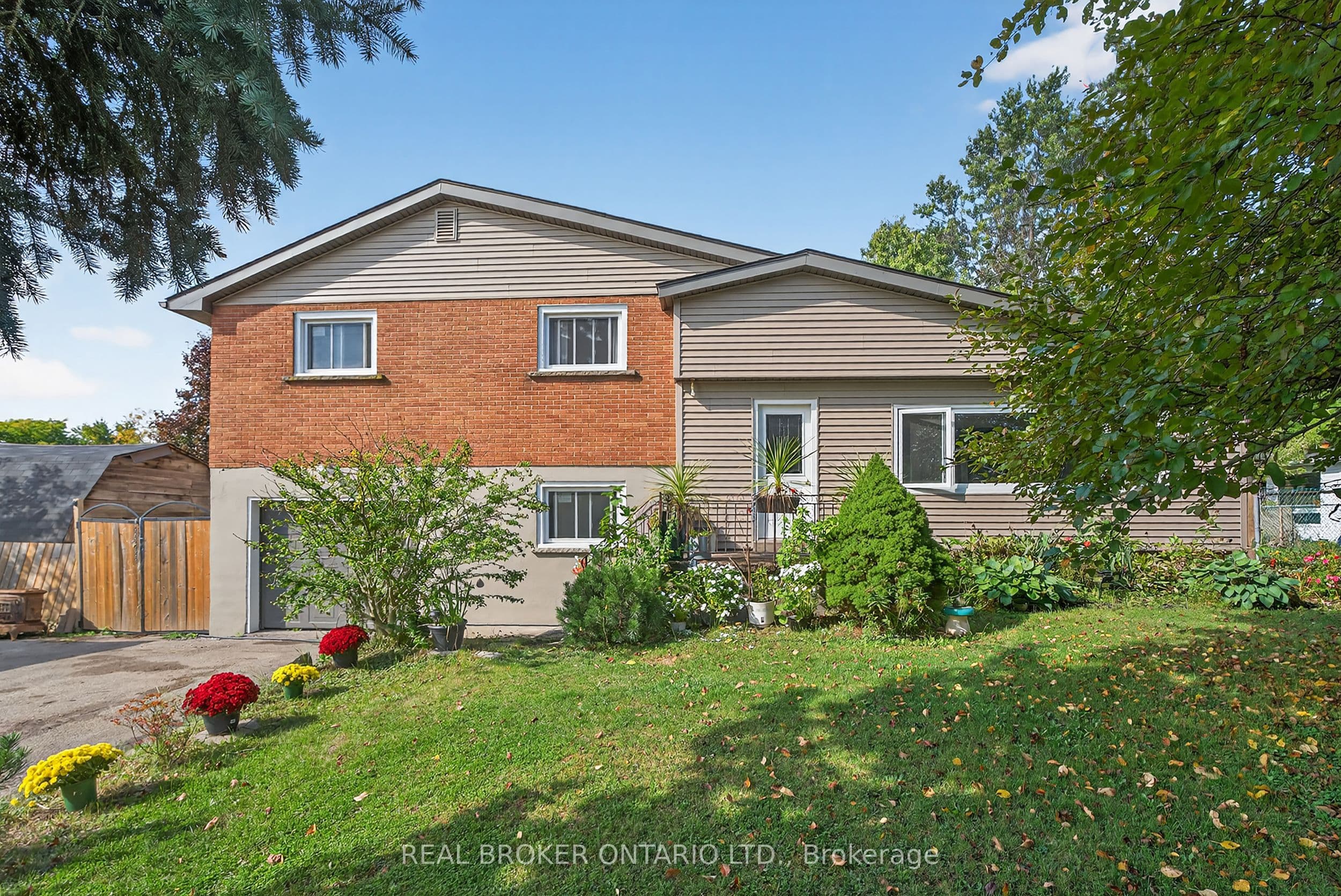 312 Old Guelph Road, Hamilton, ON L9H 5W4