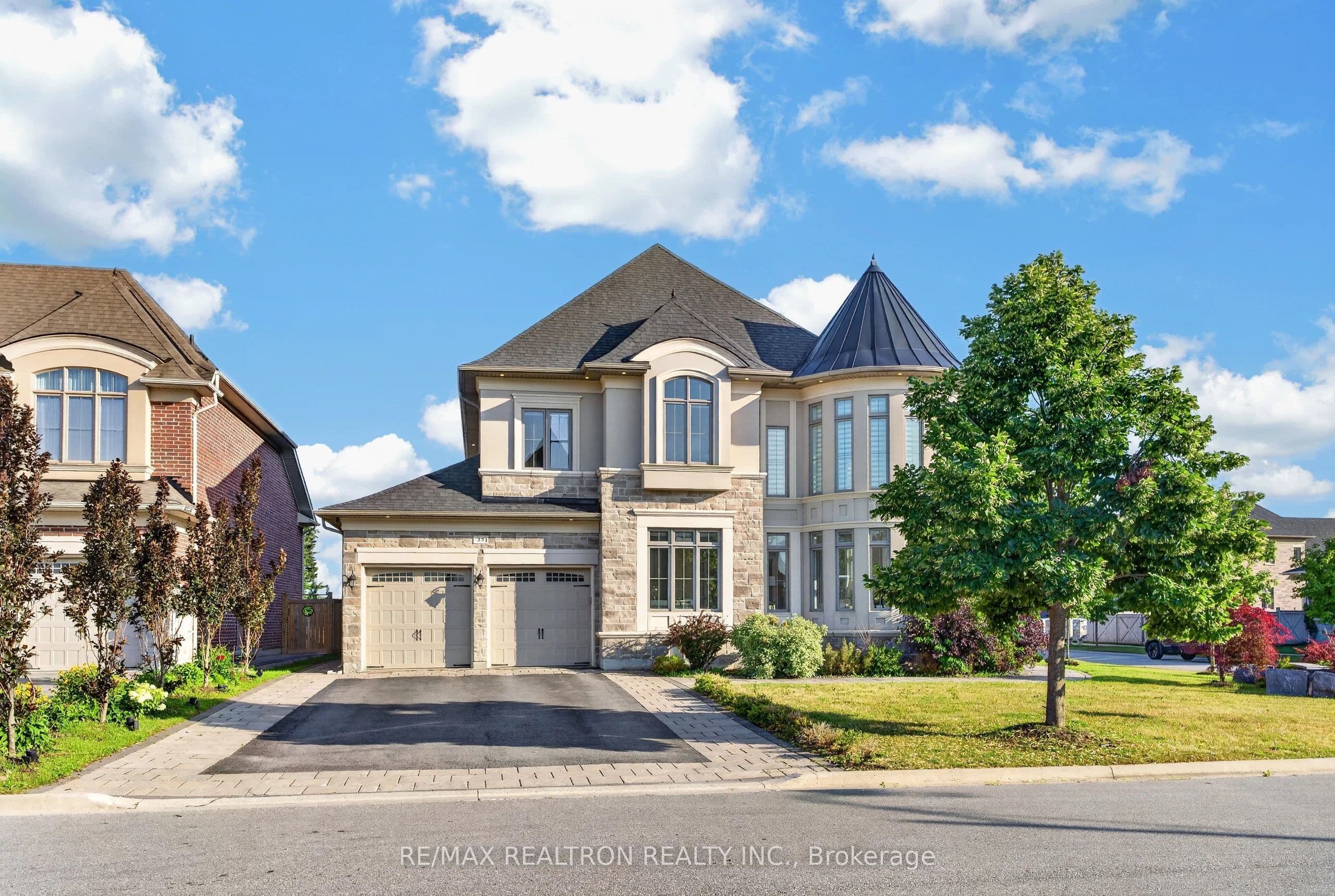 23 James Stokes Court, King, ON L7B 0M7