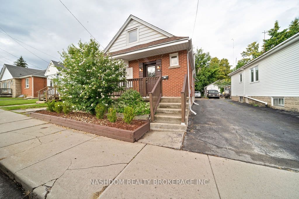82 Whitney Avenue, Hamilton, ON L8S 2G5