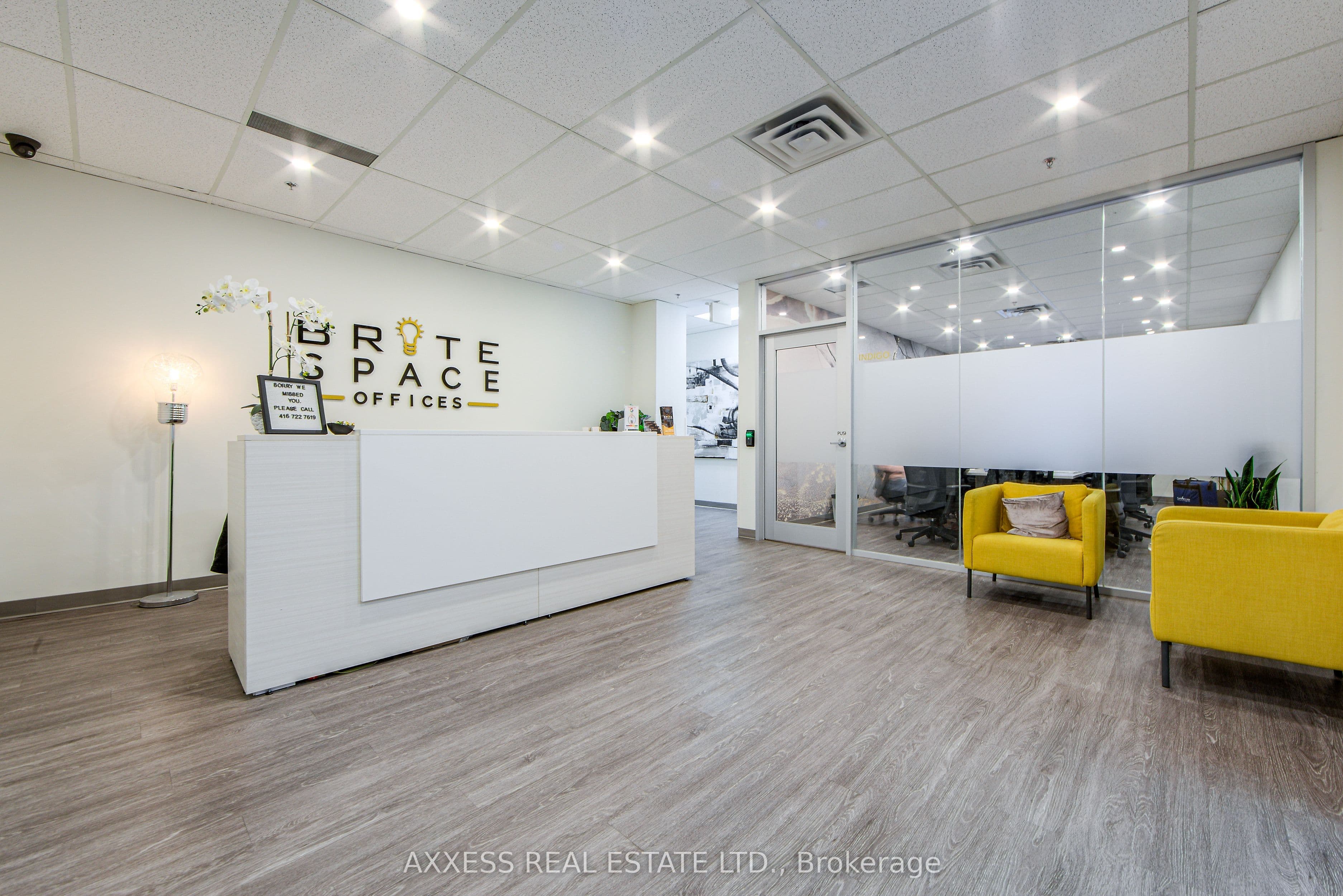 30 Eglinton Avenue W 401, Mississauga, ON L5R 3E7