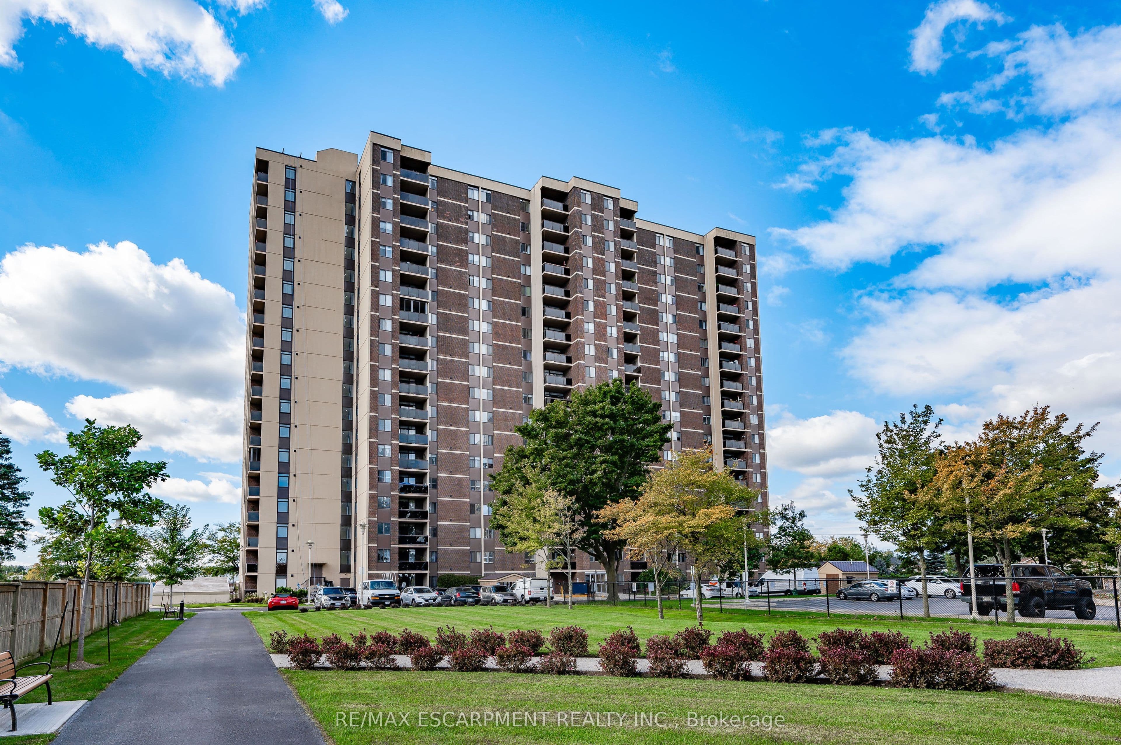 301 Frances Avenue 703, Hamilton, ON L8E 3W6