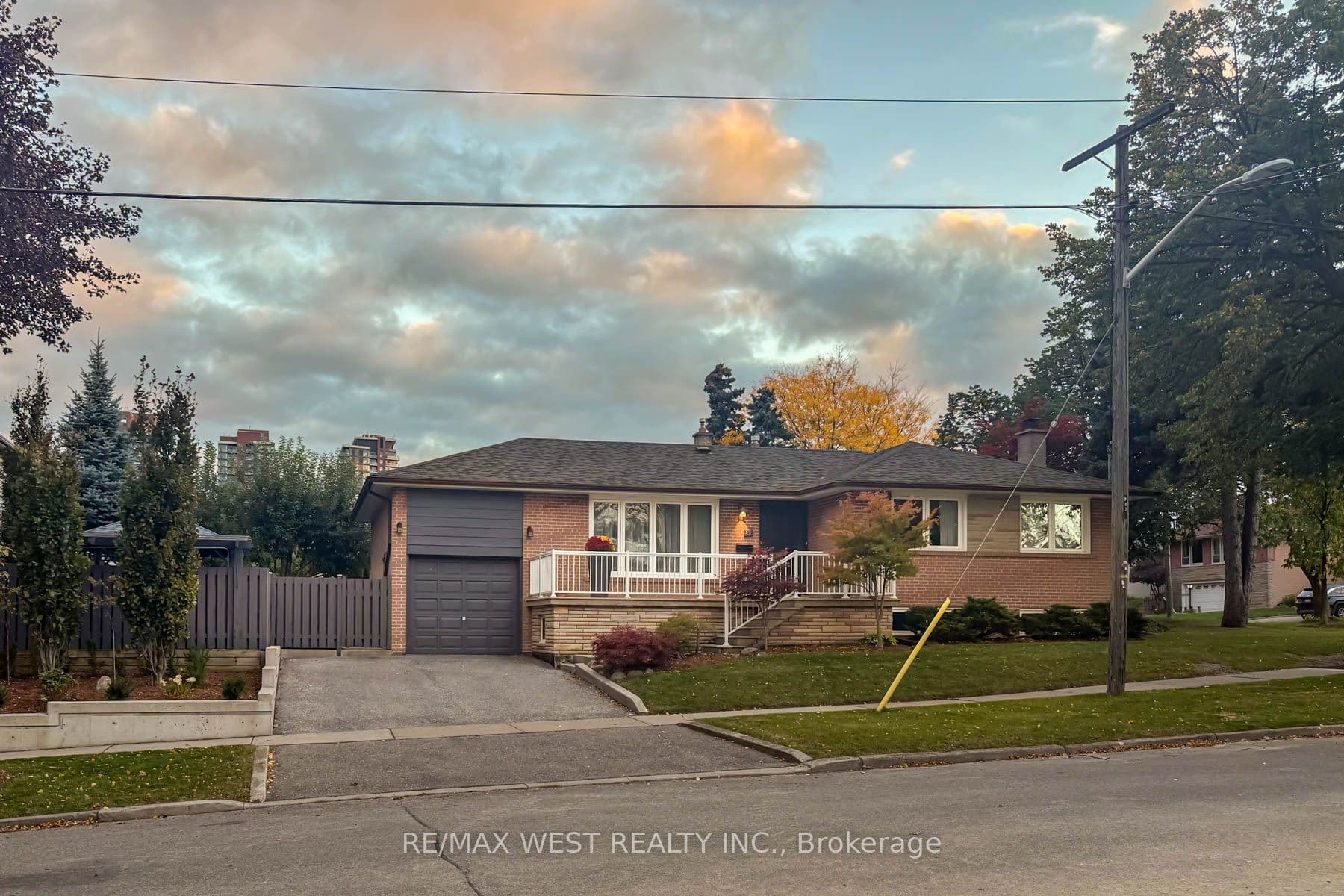82 Renault Crescent, Toronto, ON M9P 1J6
