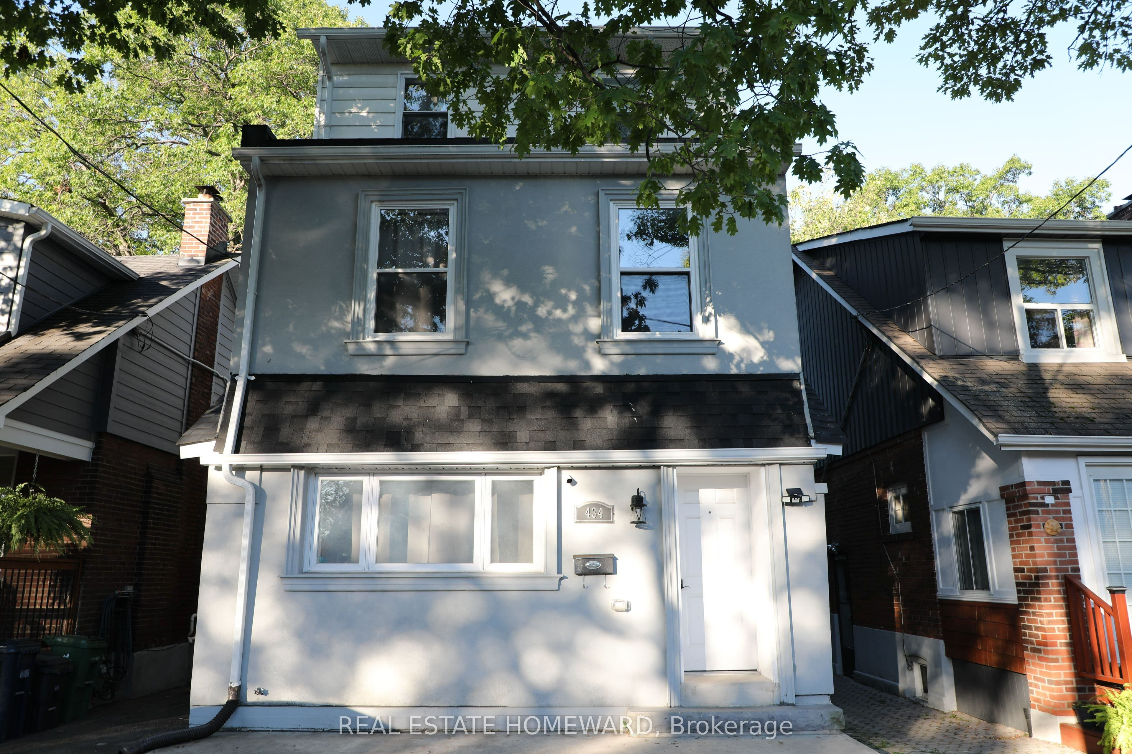 434 Victoria Park Avenue, Toronto, ON M4E 3T2