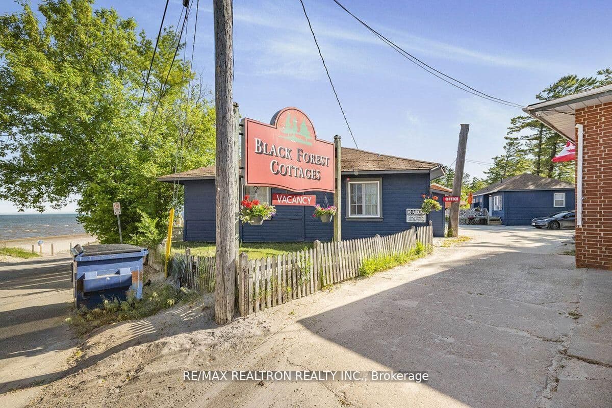 11 12th Street N, Wasaga Beach, ON L9Z 2J9