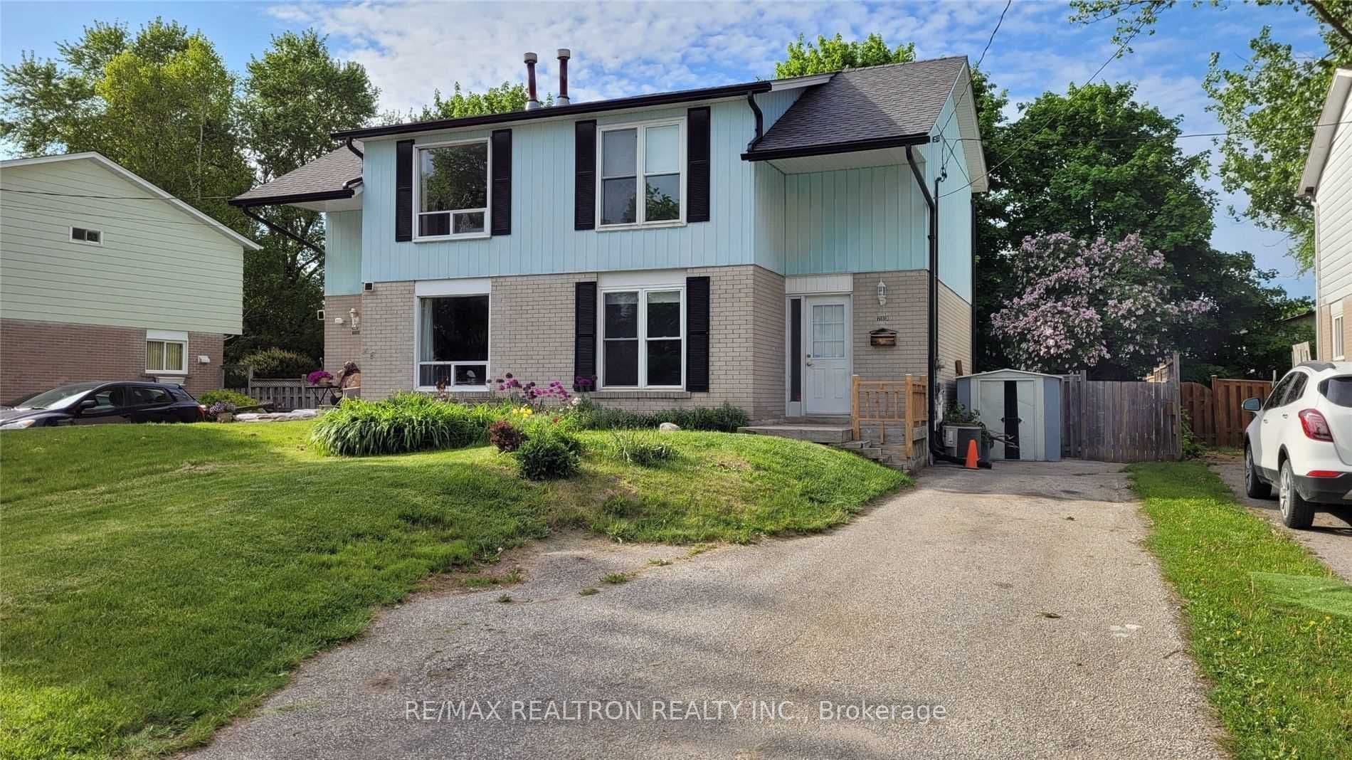 713 Elgin Street, Newmarket, ON L3Y 3B5