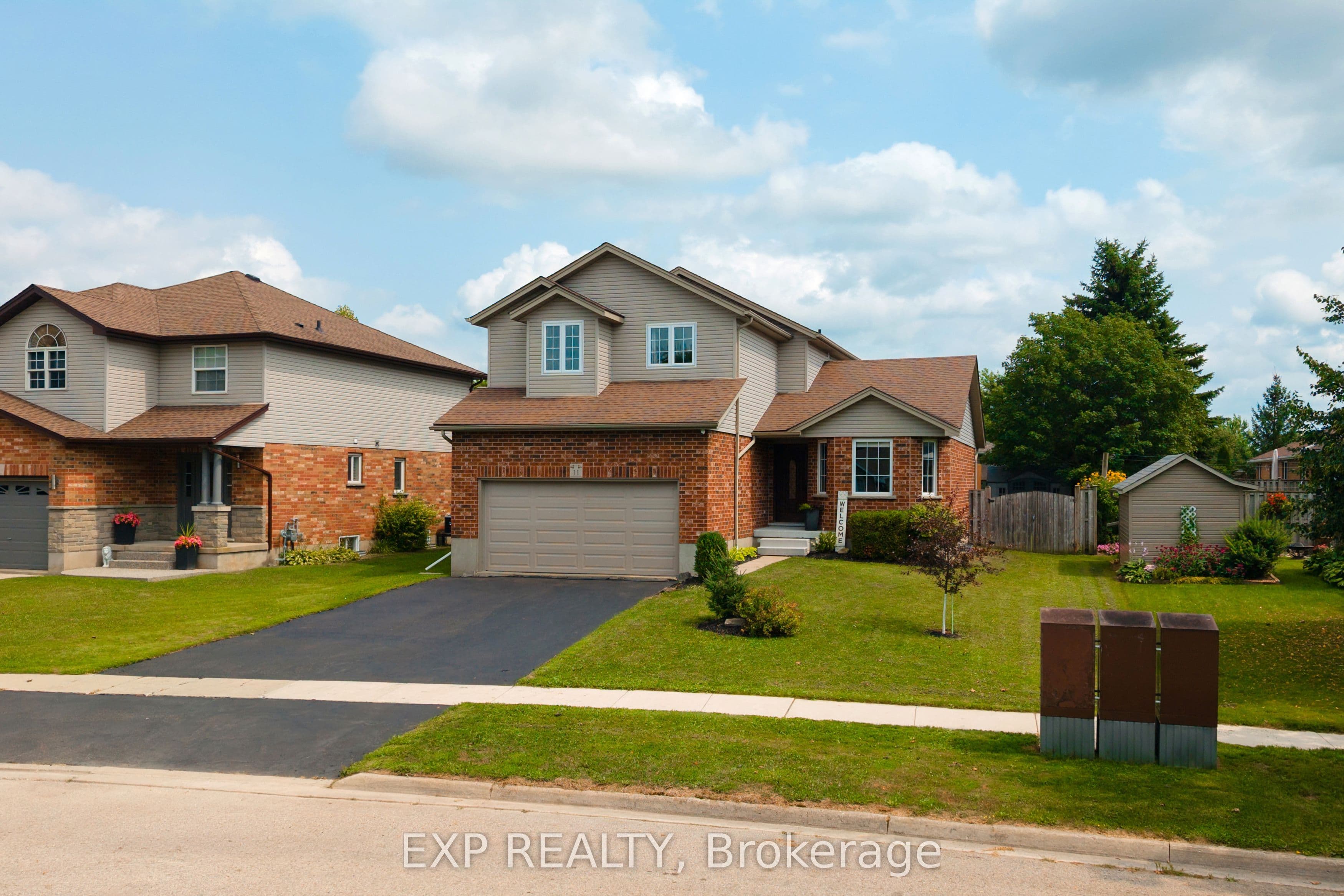 11 Maple Street, Mapleton, ON N0G 1P0