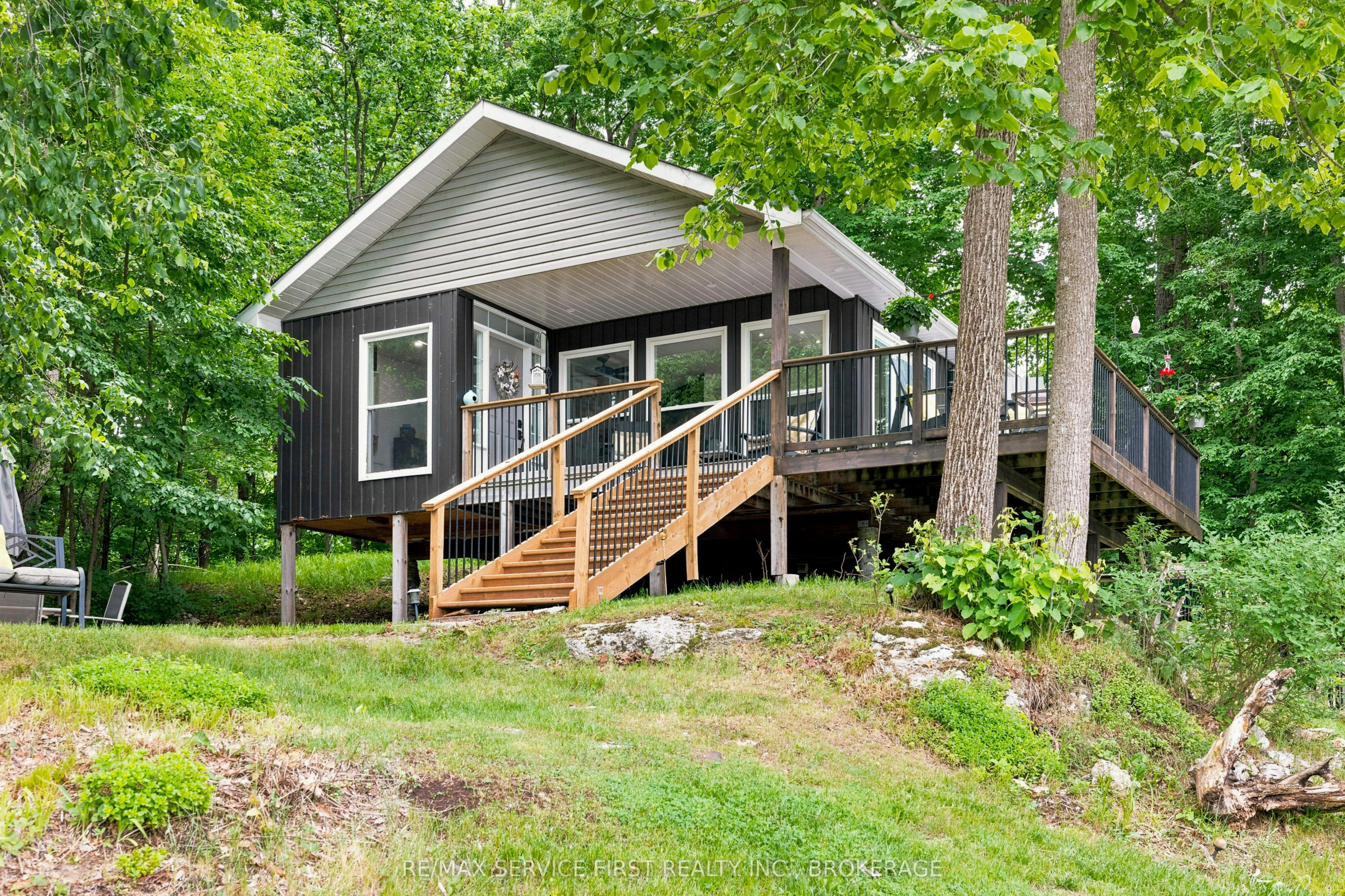 819 Jims Lane, Leeds and the Thousand Islands, ON K0H 2N0