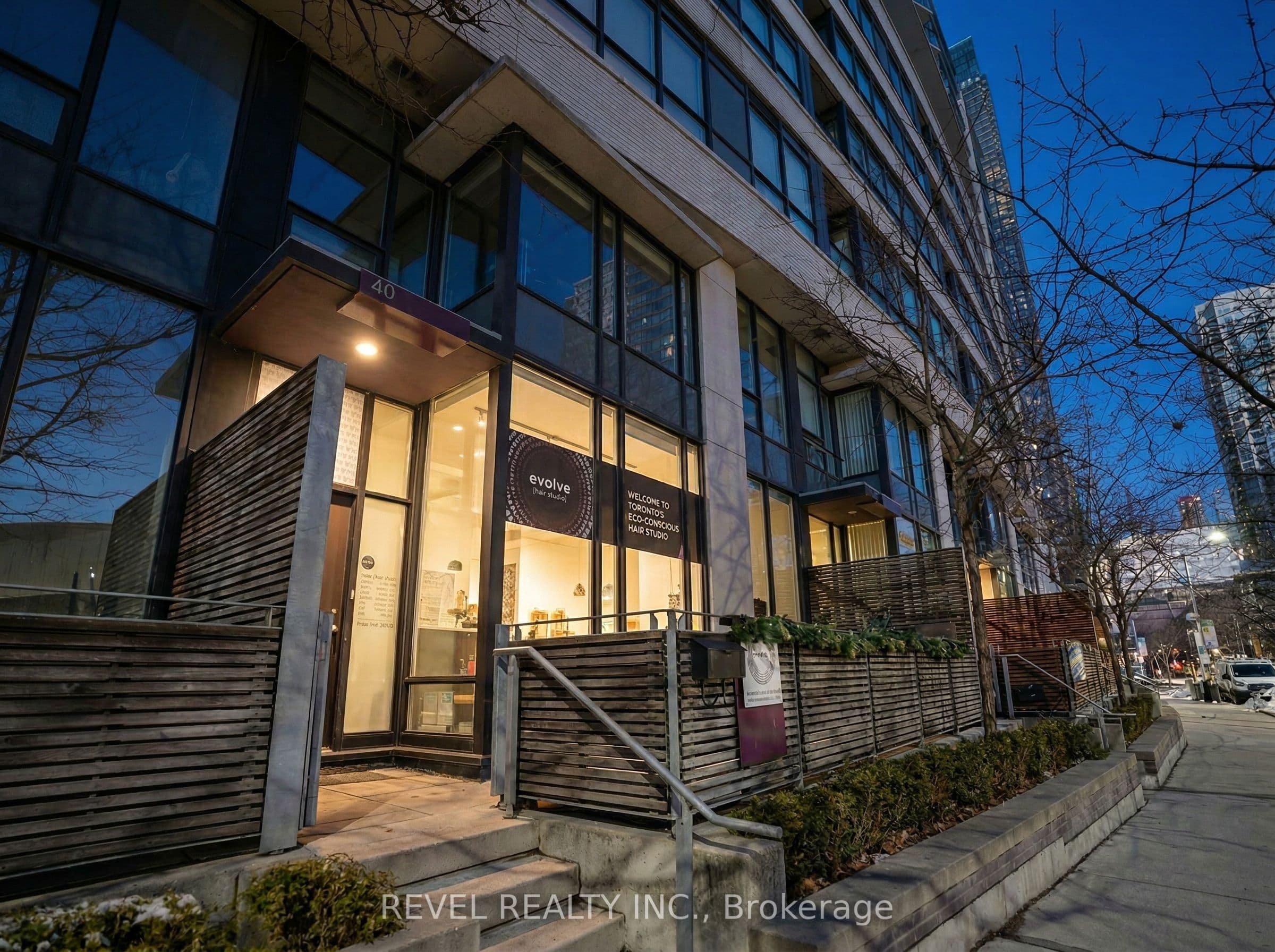 40 Fort York Boulevard G05, Toronto, ON M5V 3Z3