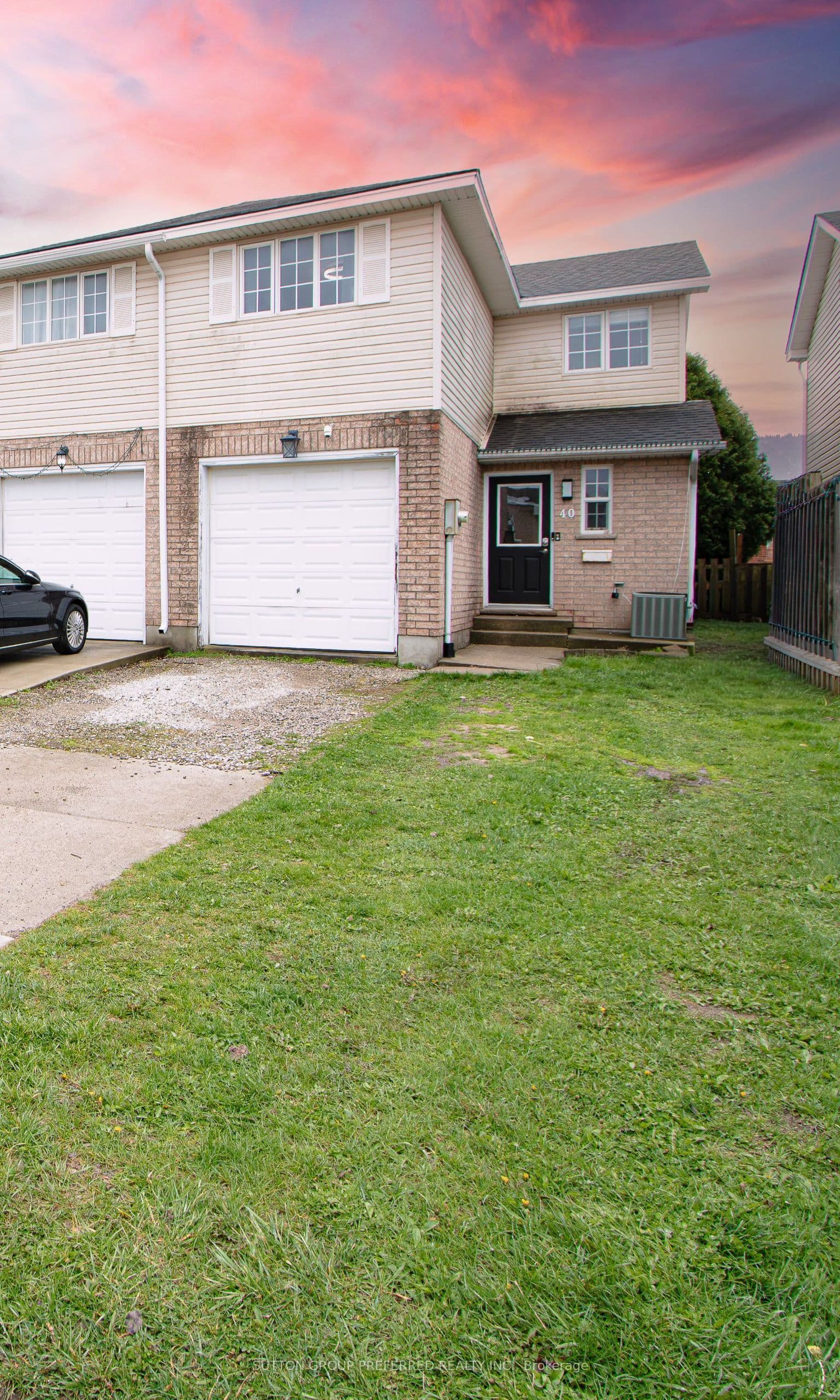 40 Katie Lane, Strathroy-Caradoc, ON N7G 4E5