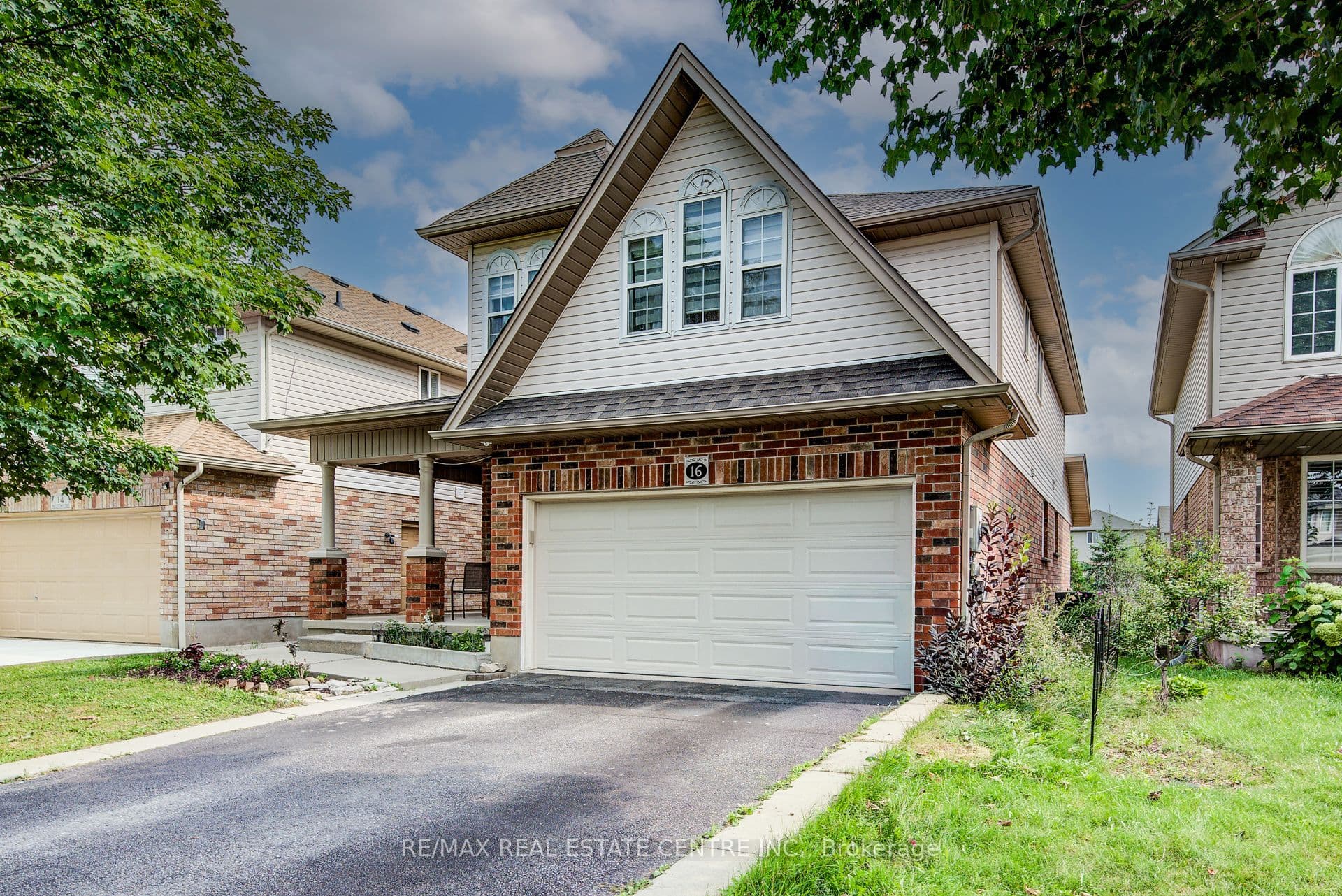 16 Paulstown Crescent, Guelph, ON N1G 5H7