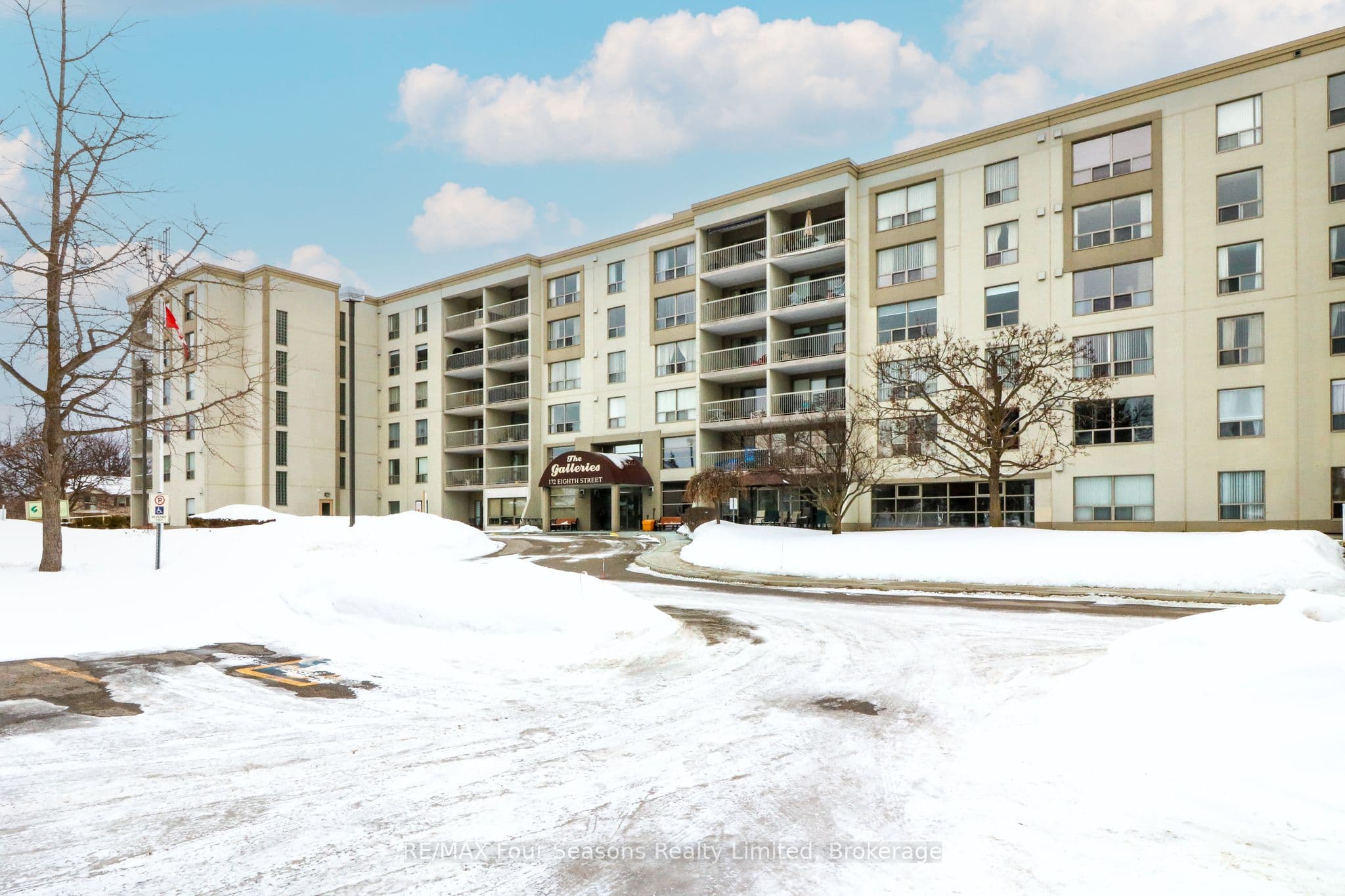 172 Eighth Street 409, Collingwood, ON L9Y 4T2