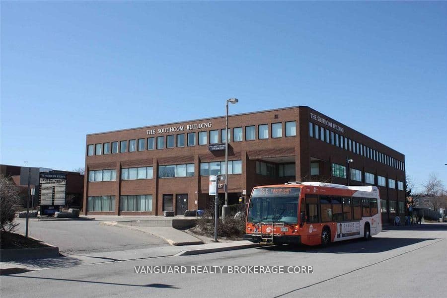2227 South Mill Way 302A, Mississauga, ON L5L 3R6