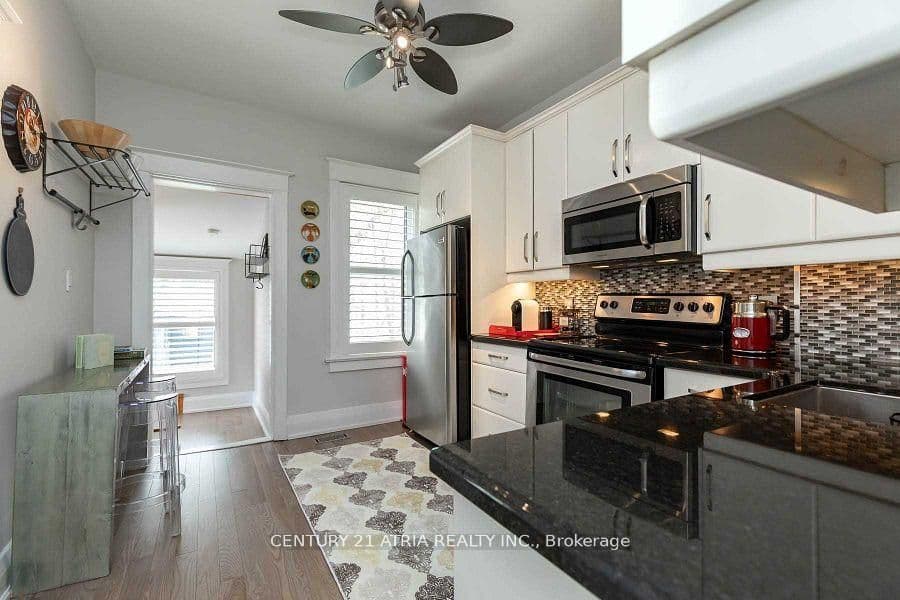 639 Mortimer Avenue, Toronto, ON M4C 2J9
