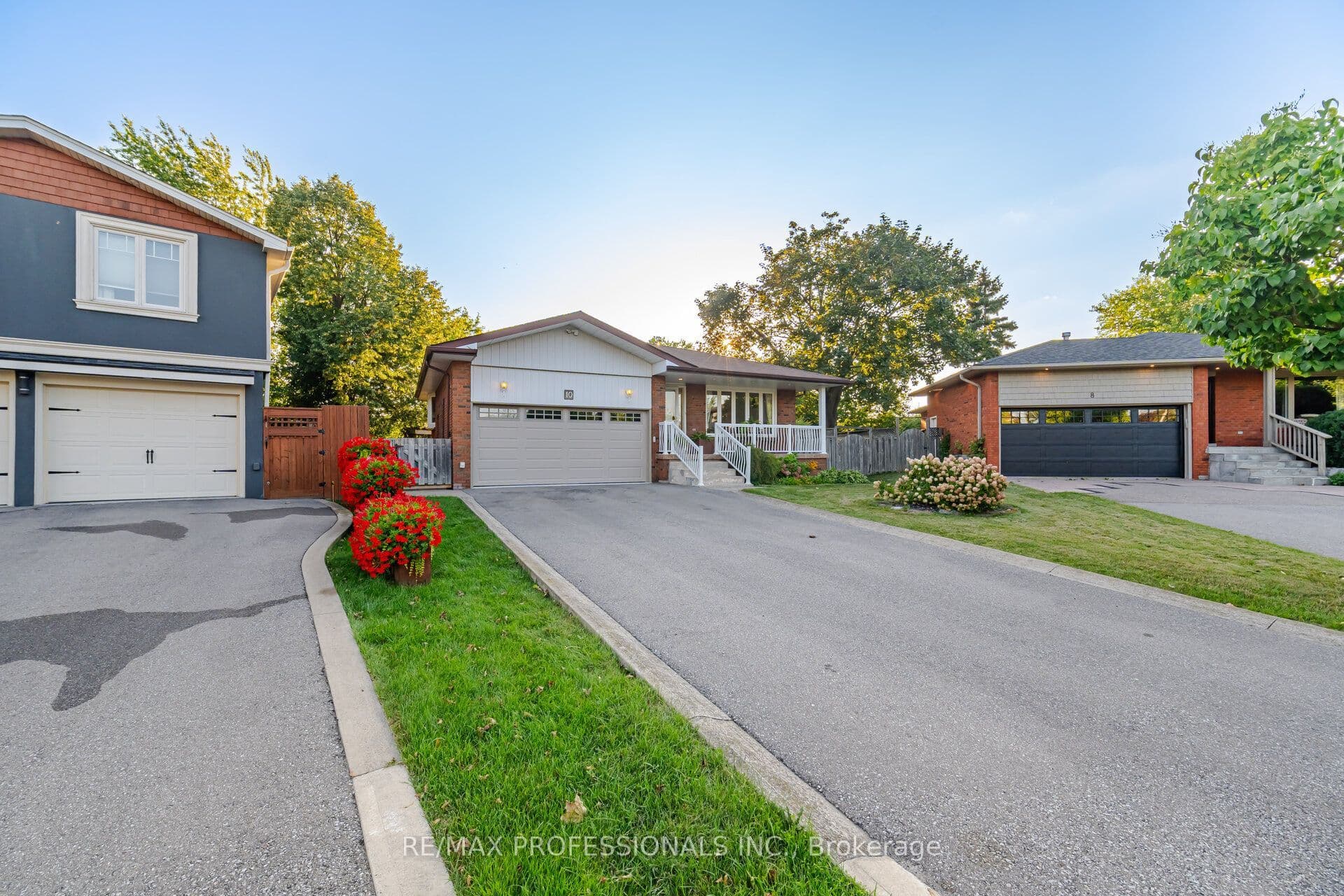 10 Hopedale Court, Mississauga, ON L5M 2E9