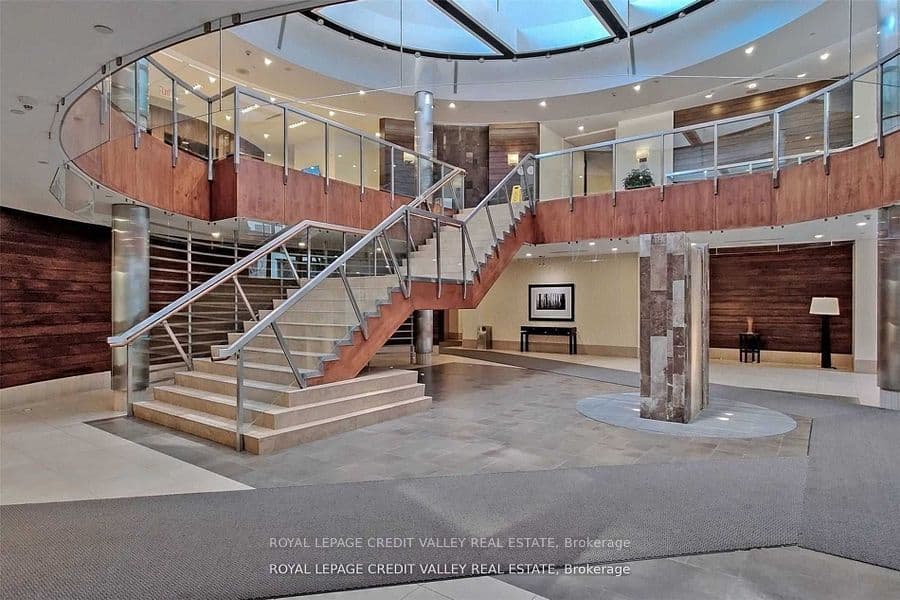 3880 Duke Of York Boulevard 1204, Mississauga, ON L5B 4M7