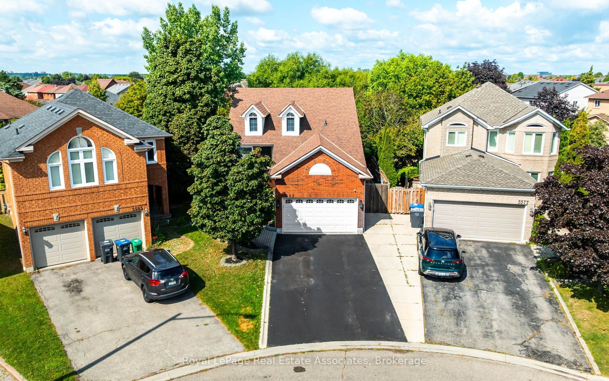 5581 Wheatland Court, Mississauga, ON L5V 2E4