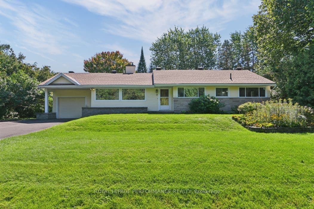 18 Honey Gables Drive, Blossom Park - Airport and Area, ON K1V 1H5