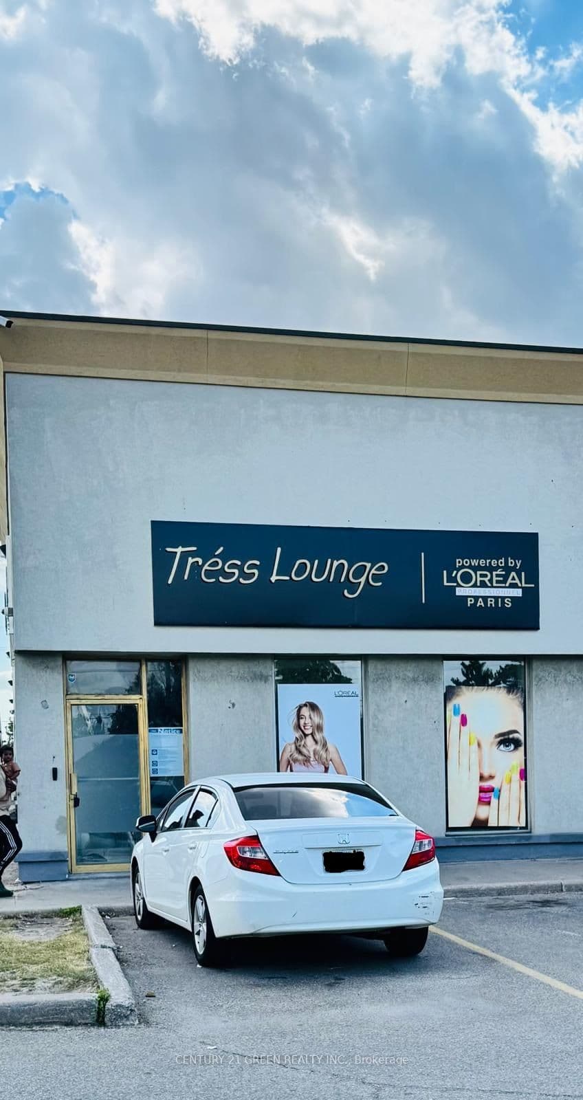 45 Woodbine Downs Boulevard 3, Toronto, ON M9W 6N5