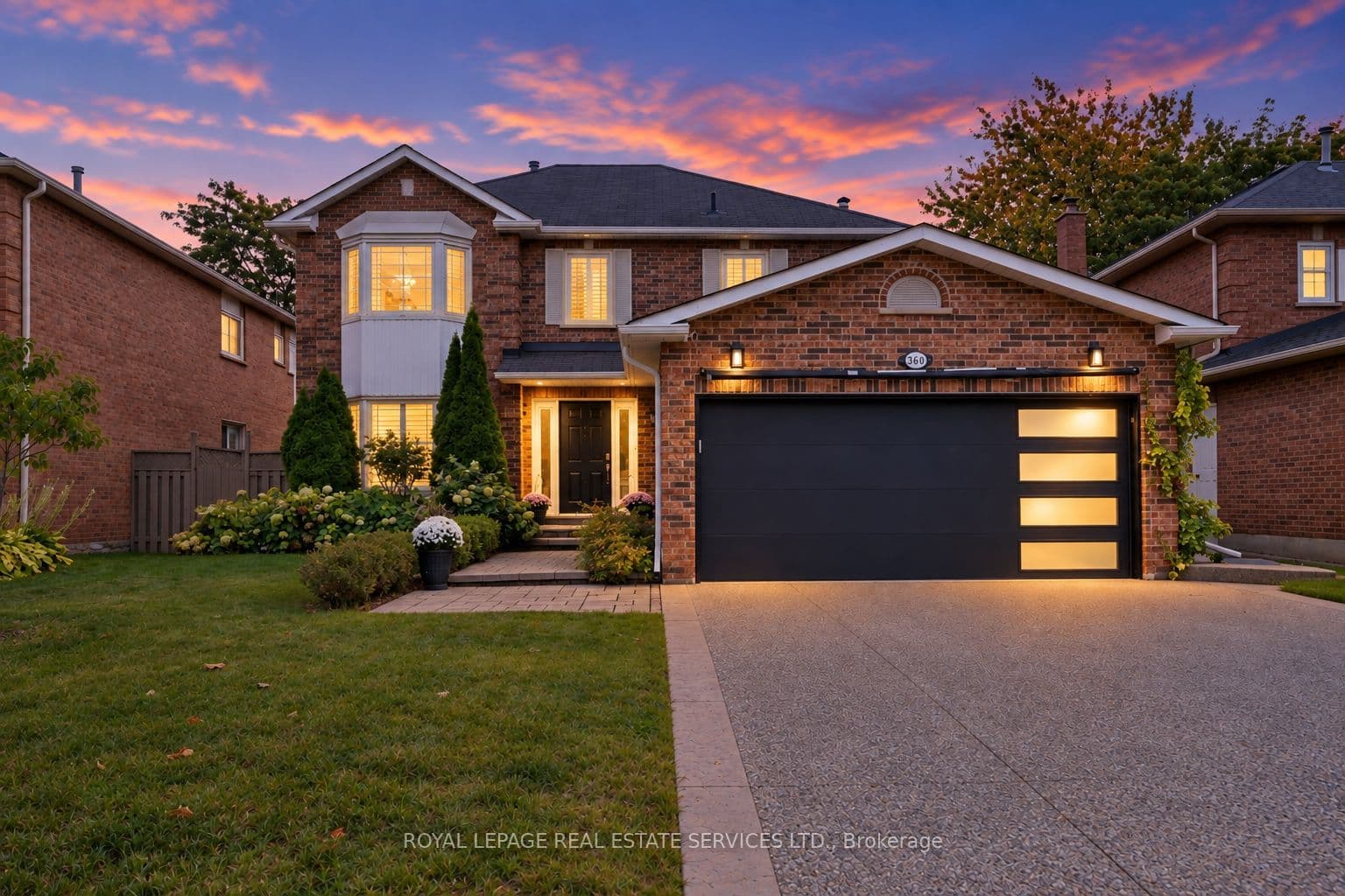 360 River Oaks Boulevard W, Oakville, ON L6H 5E7