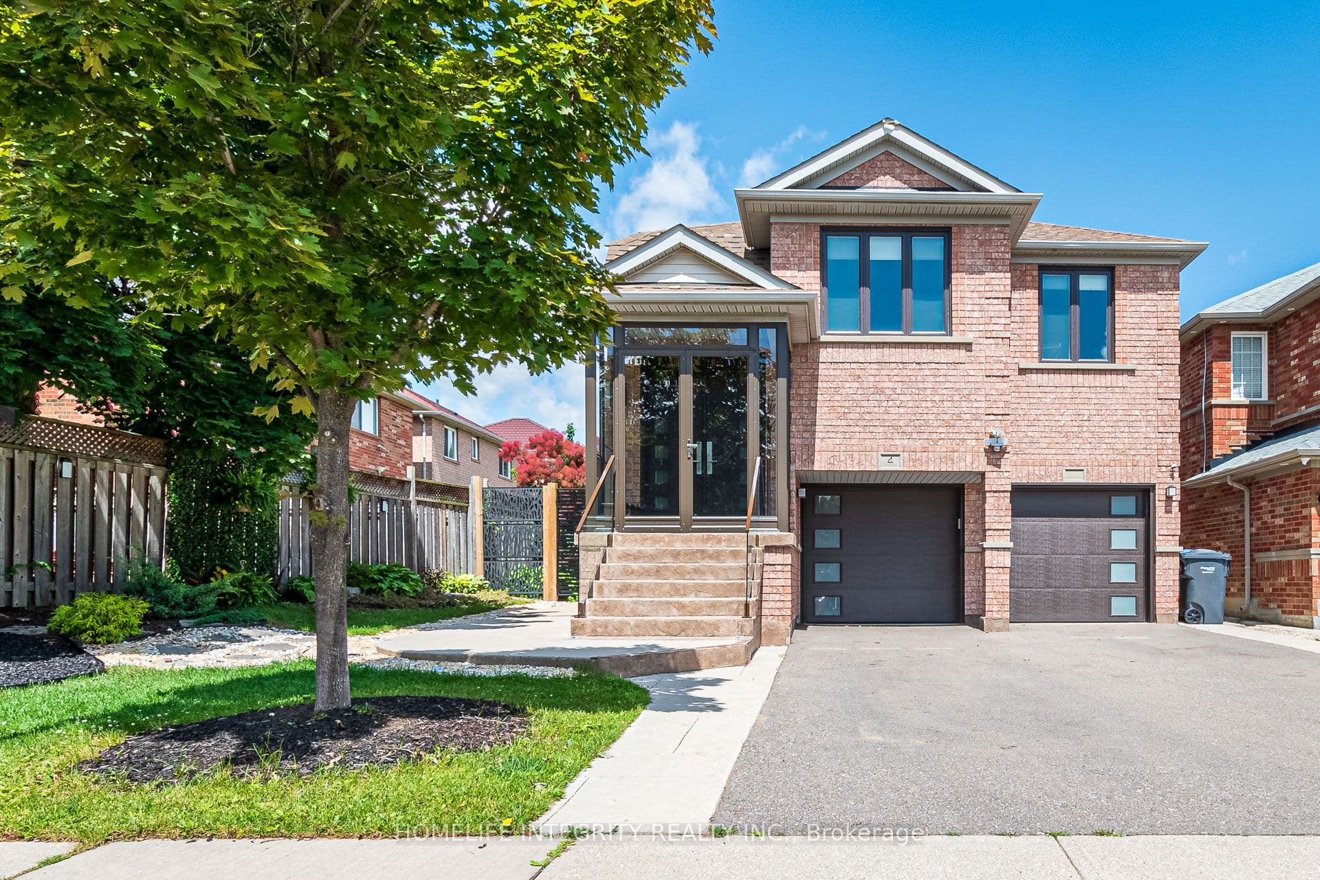 4 Silverbell Court, Brampton, ON L7A 3V3