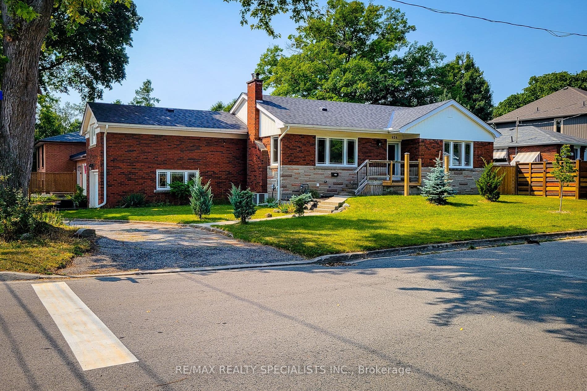 454 Mayzel Road MAIN, Burlington, ON L7R 3C3