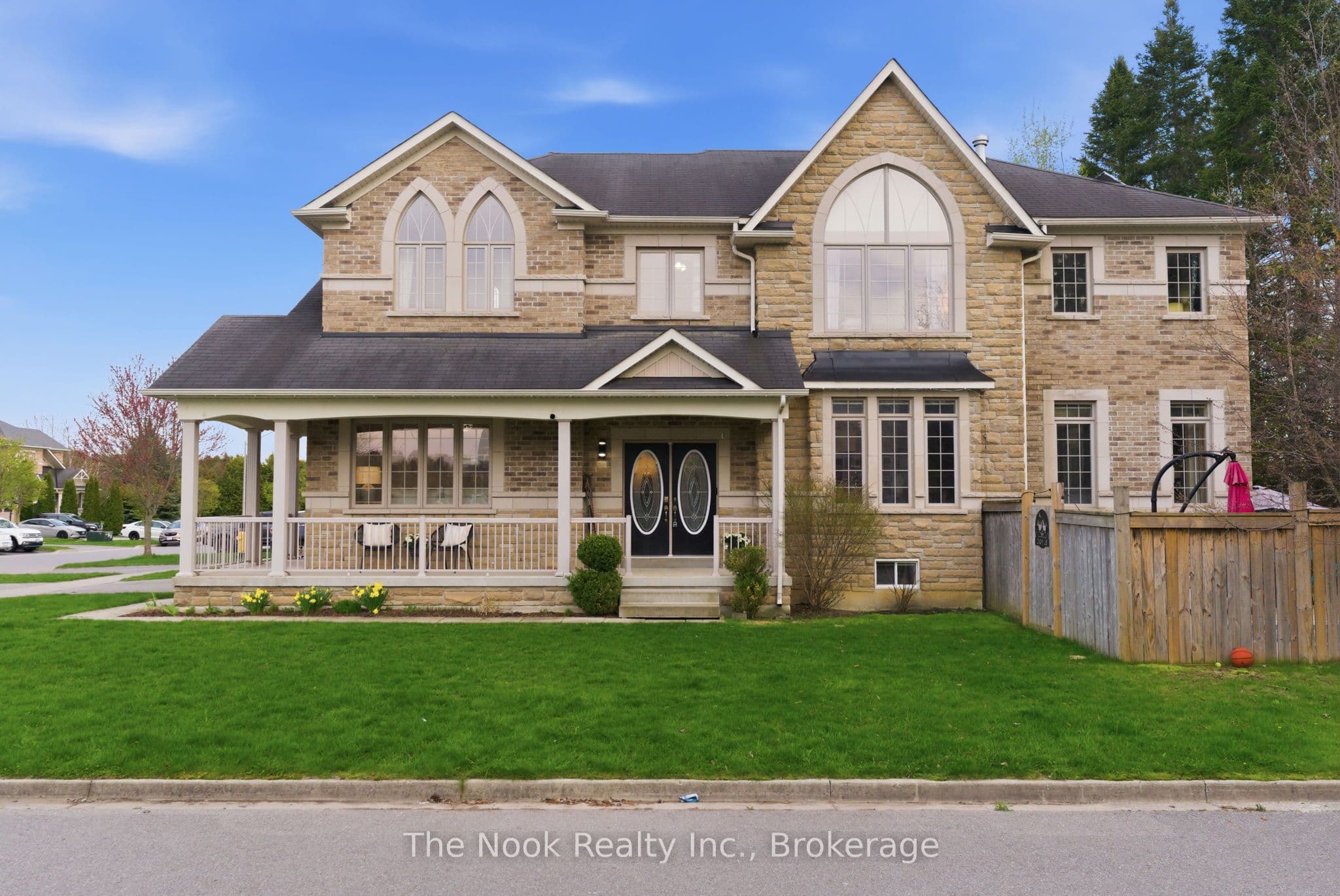 1 Wilbert Hoar Court, Clarington, ON L1E 0B2