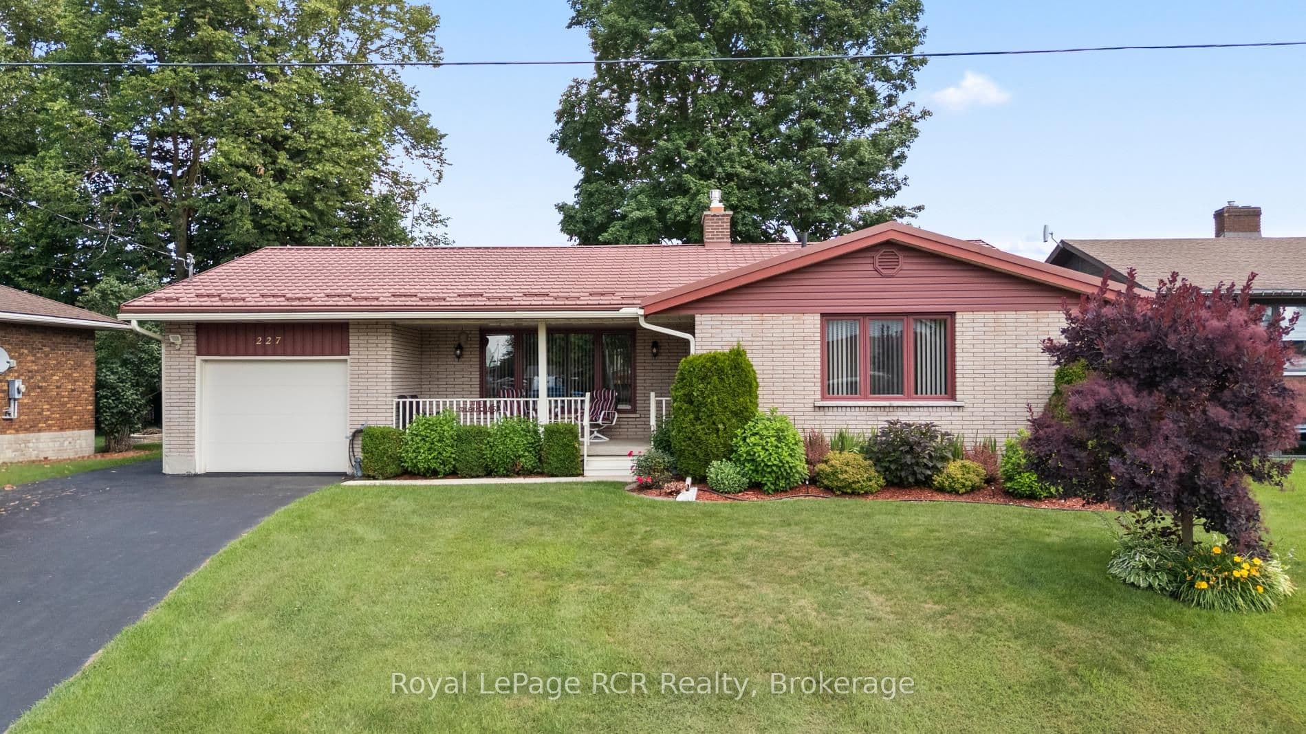 227 15th Avenue, Hanover, ON N4N 3E1