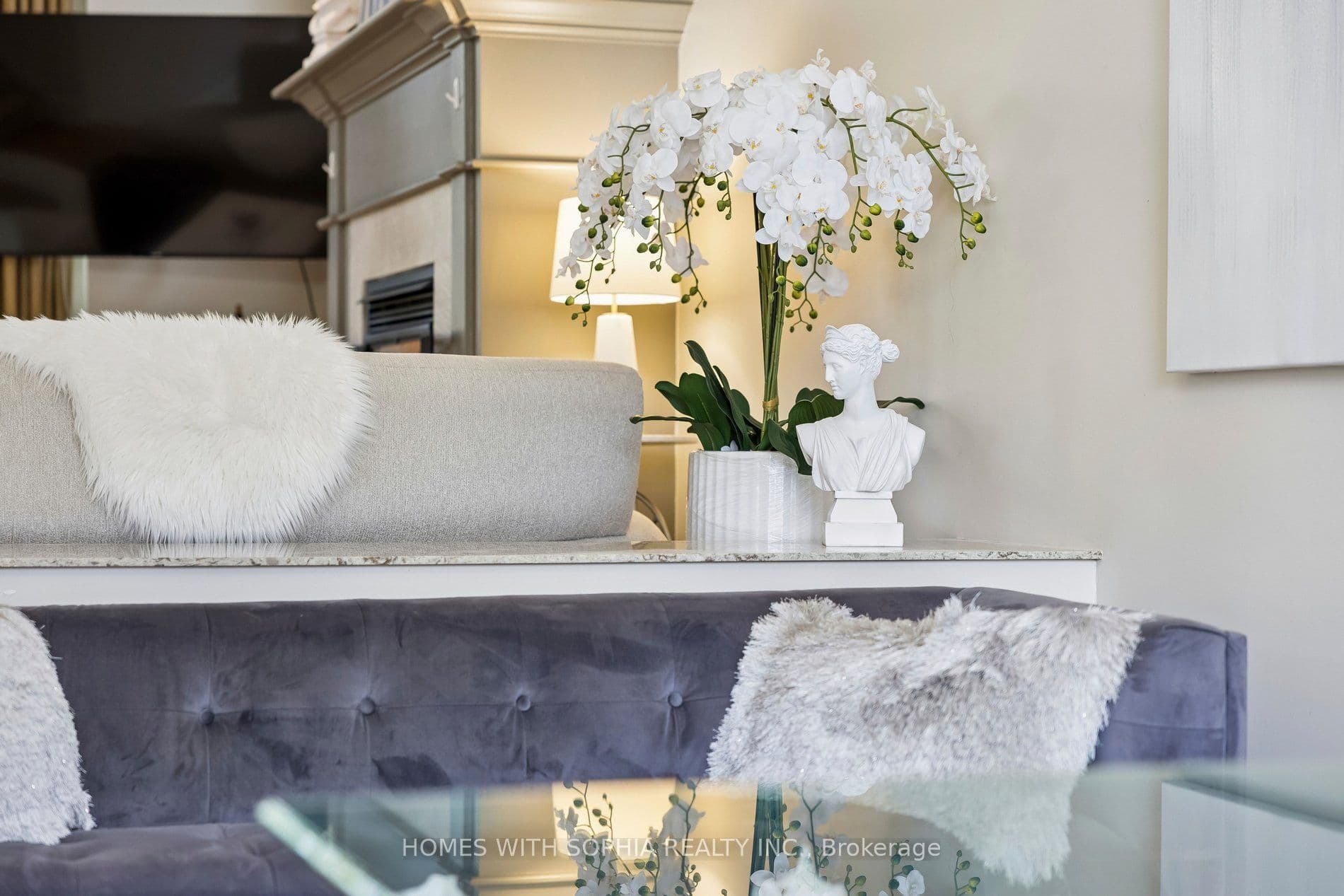 162 Glenvale Boulevard, Toronto, ON M4G 2W3