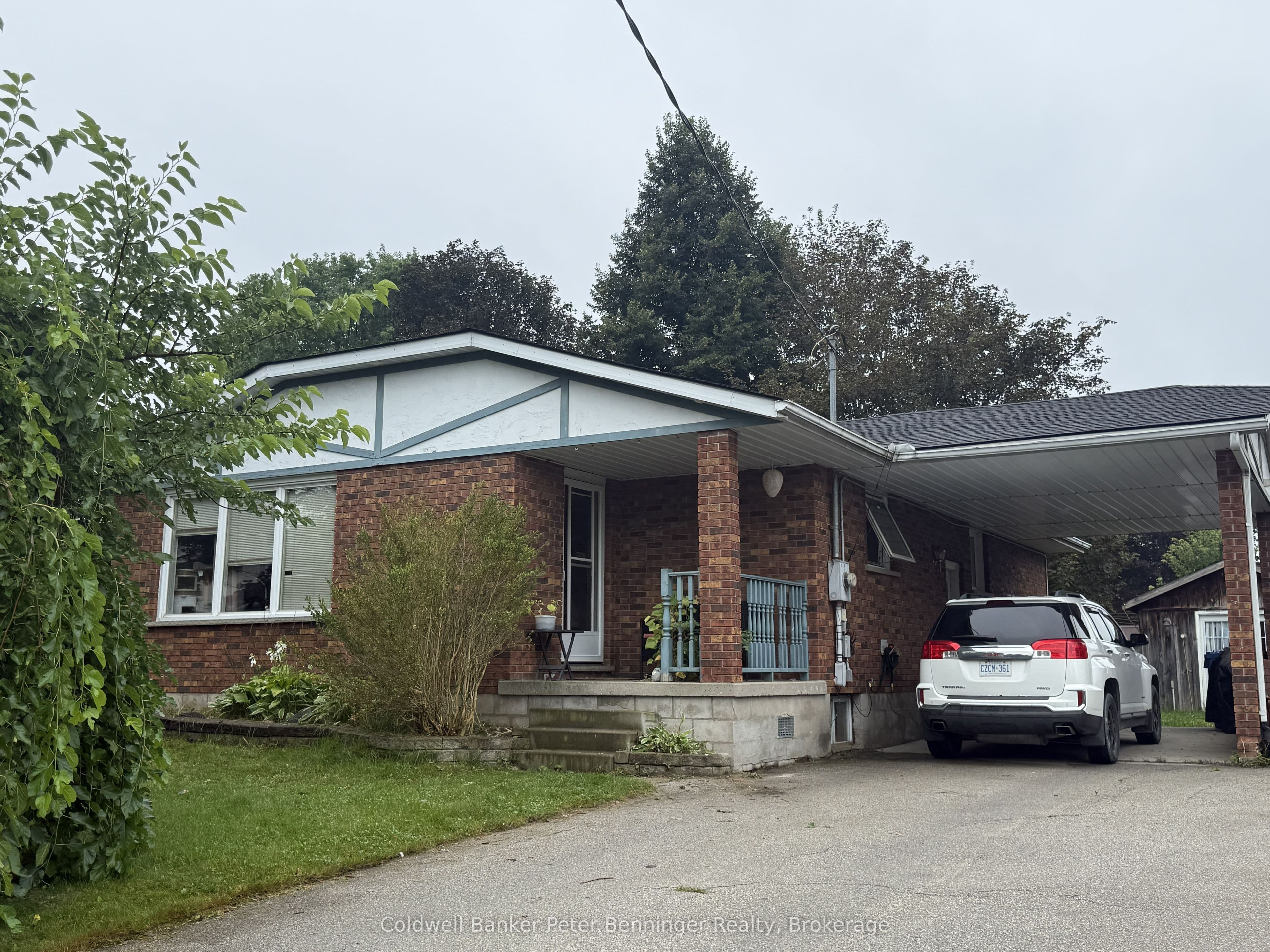 672 21st Avenue, Hanover, ON N4N 3L2