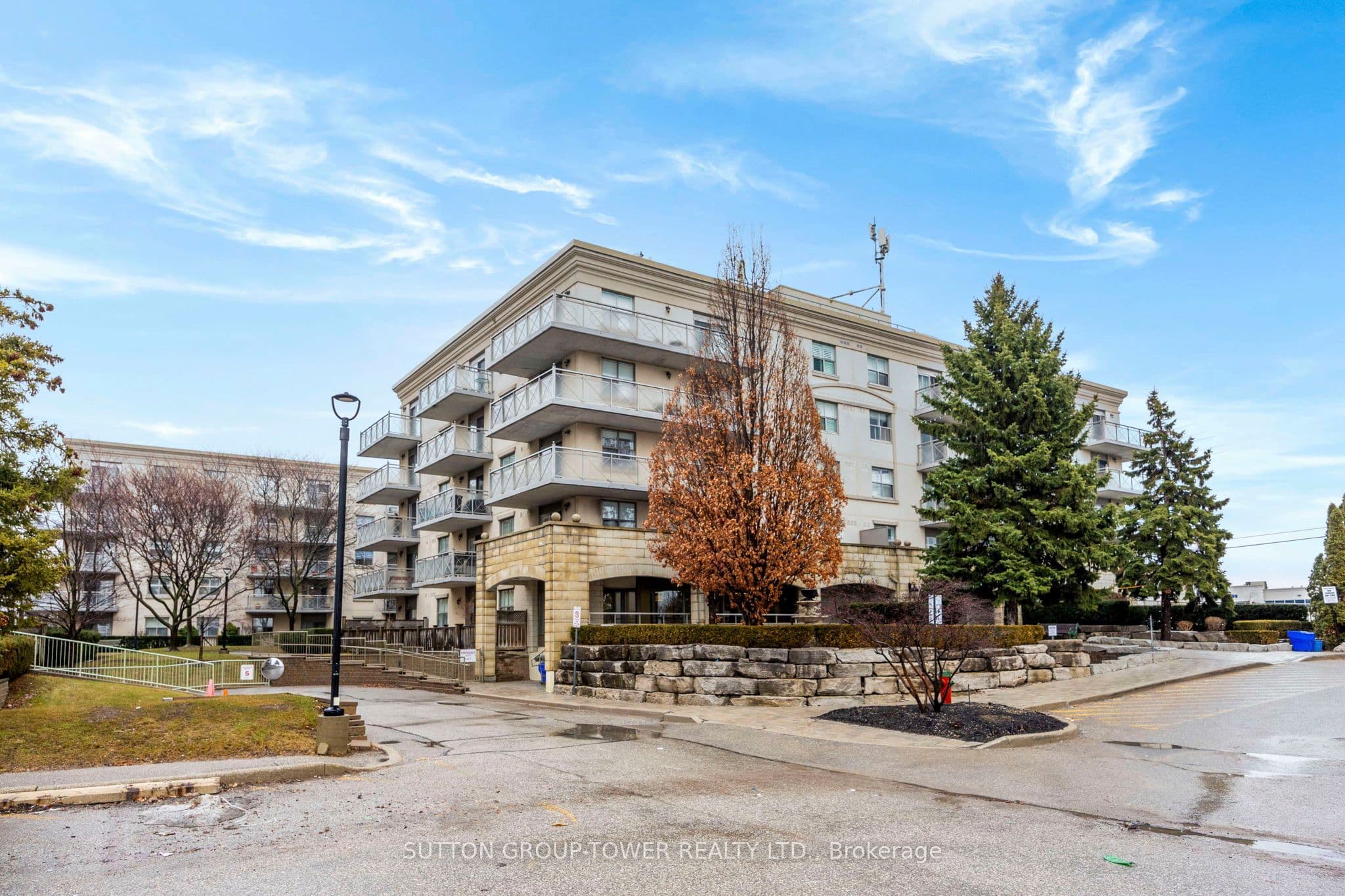 2500 Rutherford Road N 408, Vaughan, ON L4K 5N7