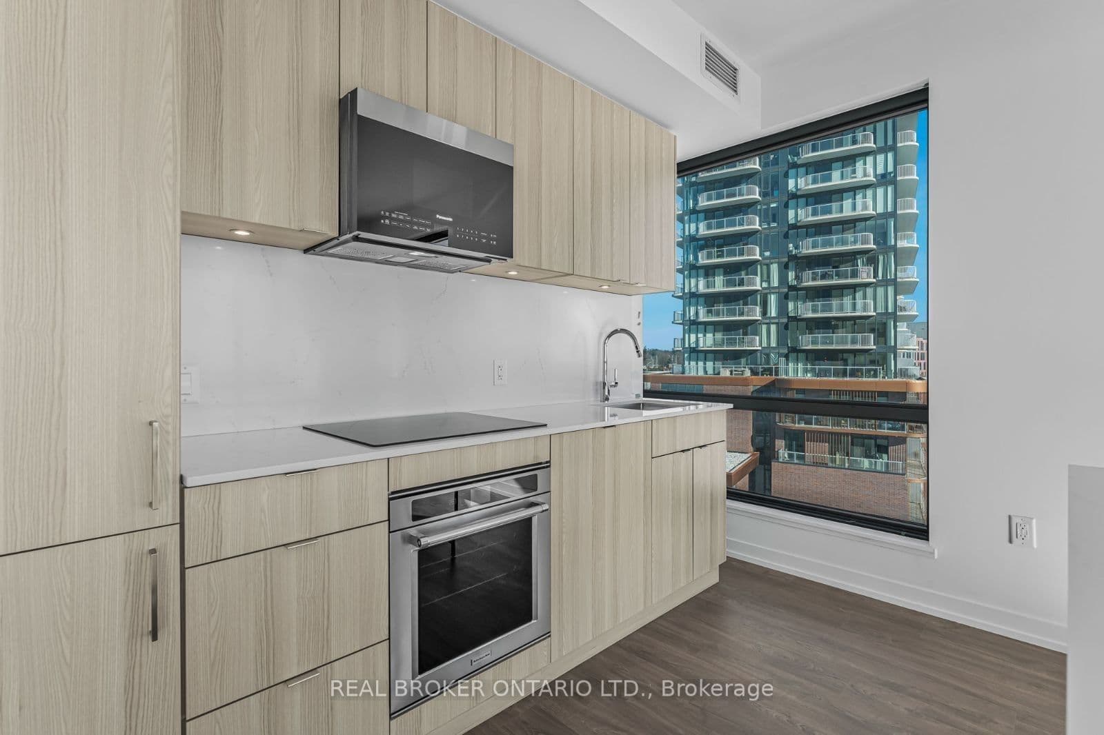 251 Masonry Way 416, Mississauga, ON L5H 0B3