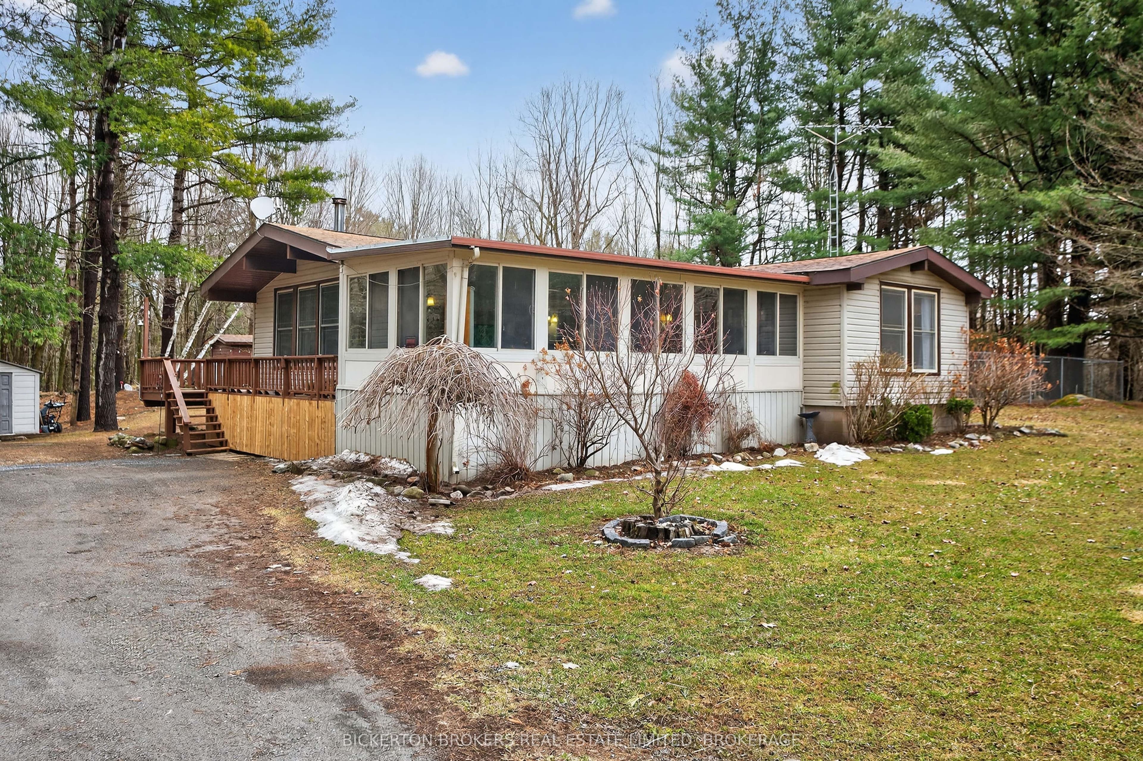 87 Fitzsimmons Road, Front of Leeds & Seeleys Bay, ON K0E 1L0