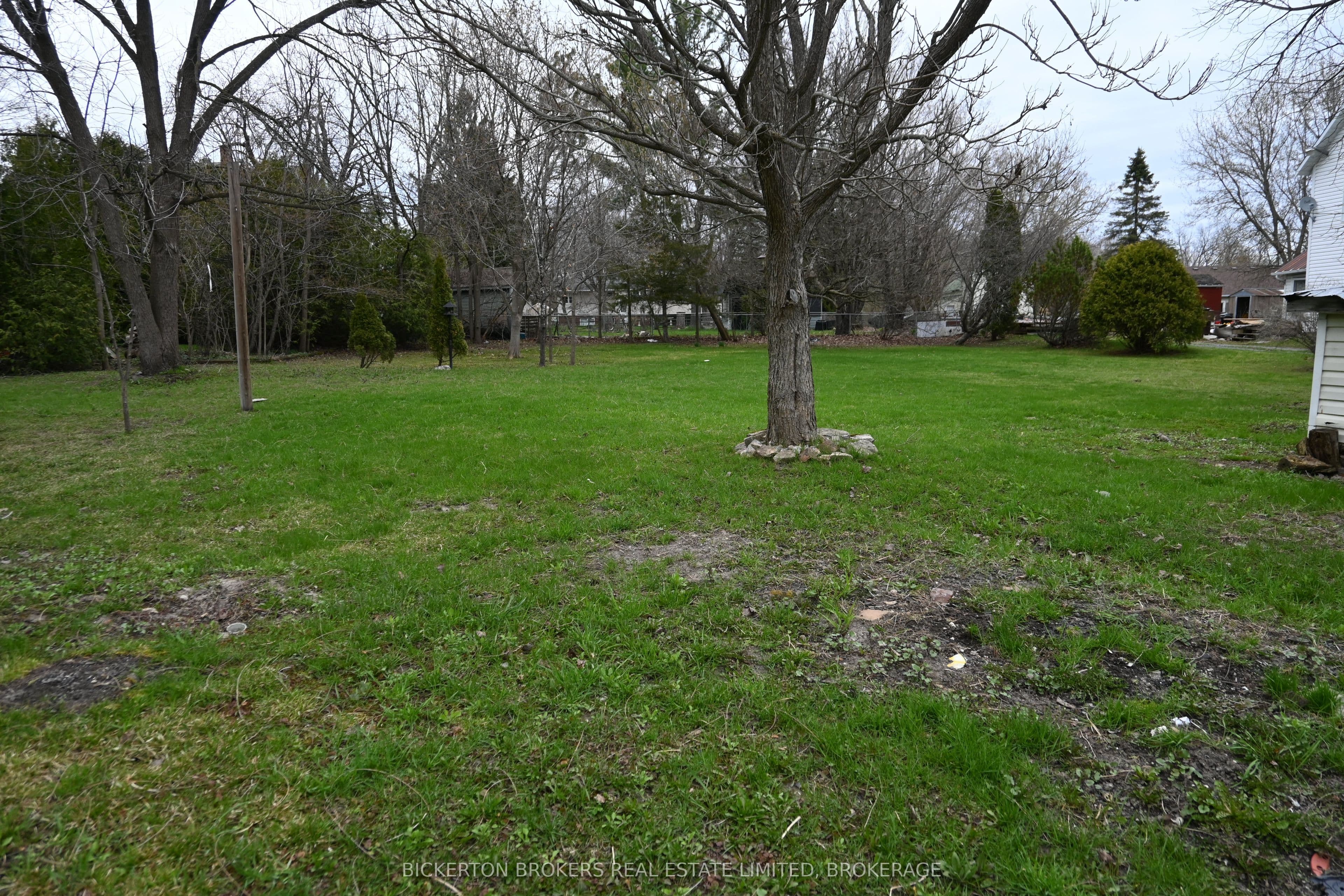 20 Grand Trunk Avenue, Lansdowne Village, ON K0E 1L0