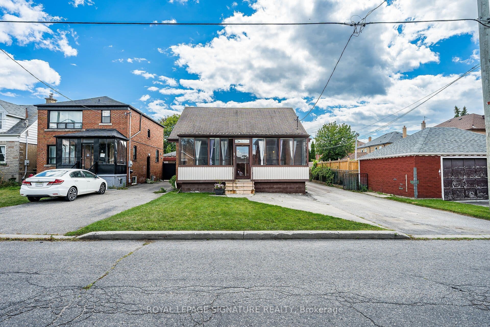 1 Davidson Avenue, Toronto, ON M1K 1C2