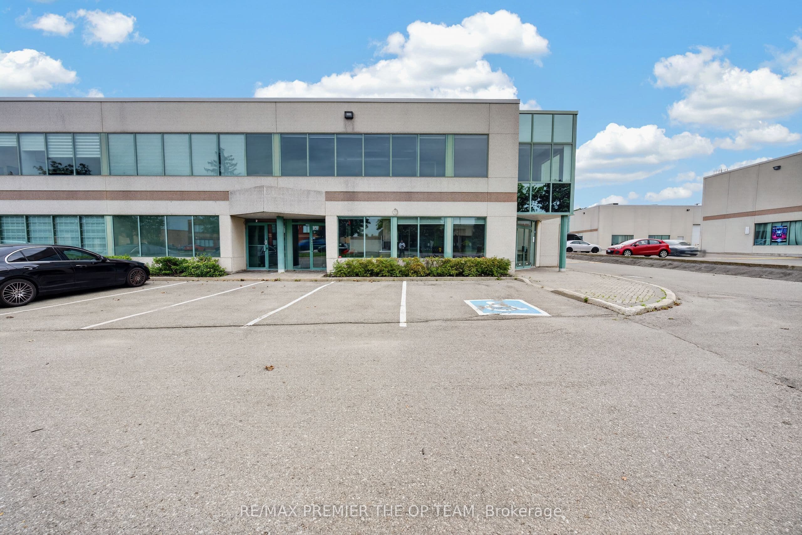 2900 Langstaff Road 1 & 1A Upper, Vaughan, ON L4K 4R9