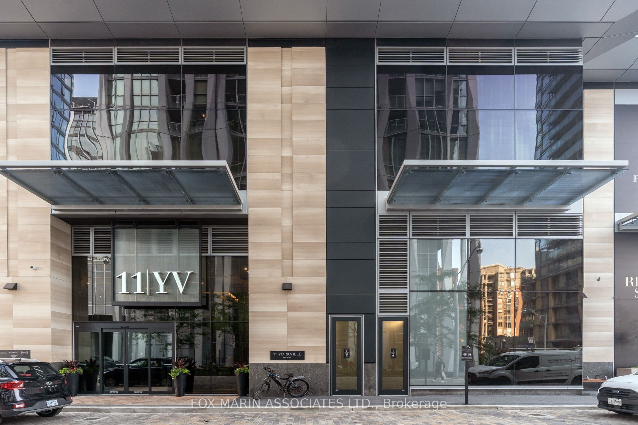 11 Yorkville Avenue 702, Toronto, ON M4W 1L2
