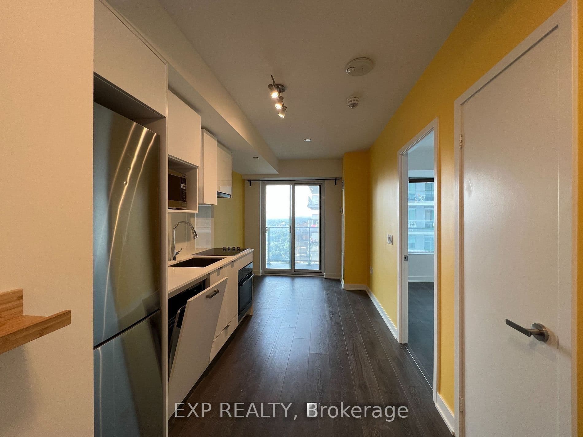 195 Redpath Avenue 3213, Toronto, ON M4P 0E4