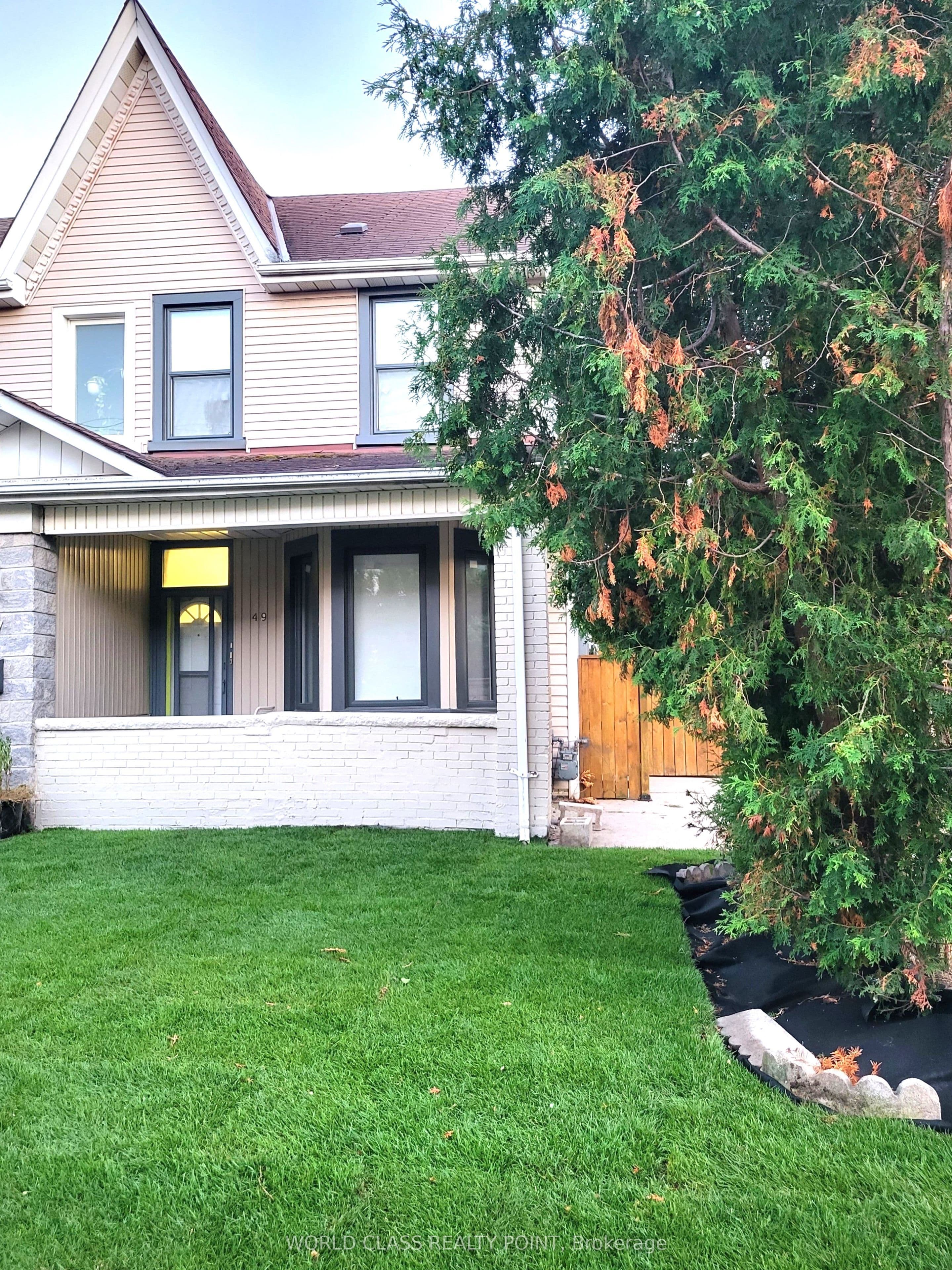 49 Vine Avenue MAIN, Toronto, ON M6P 1V6